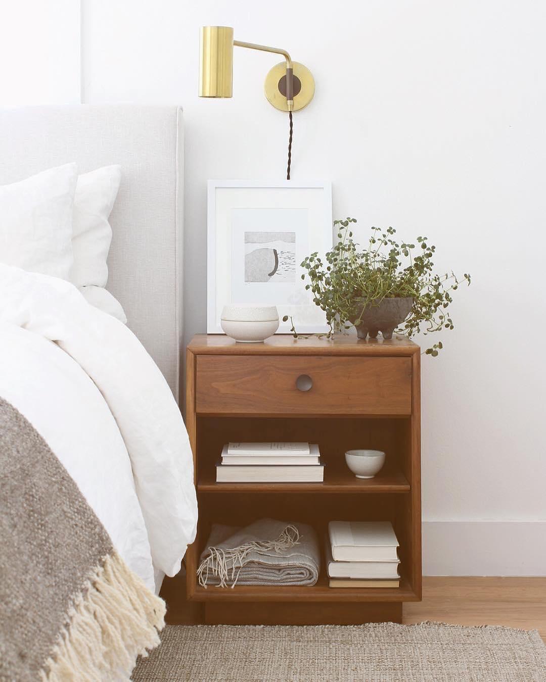 Envoy Swing Sconce - Lumpaz
