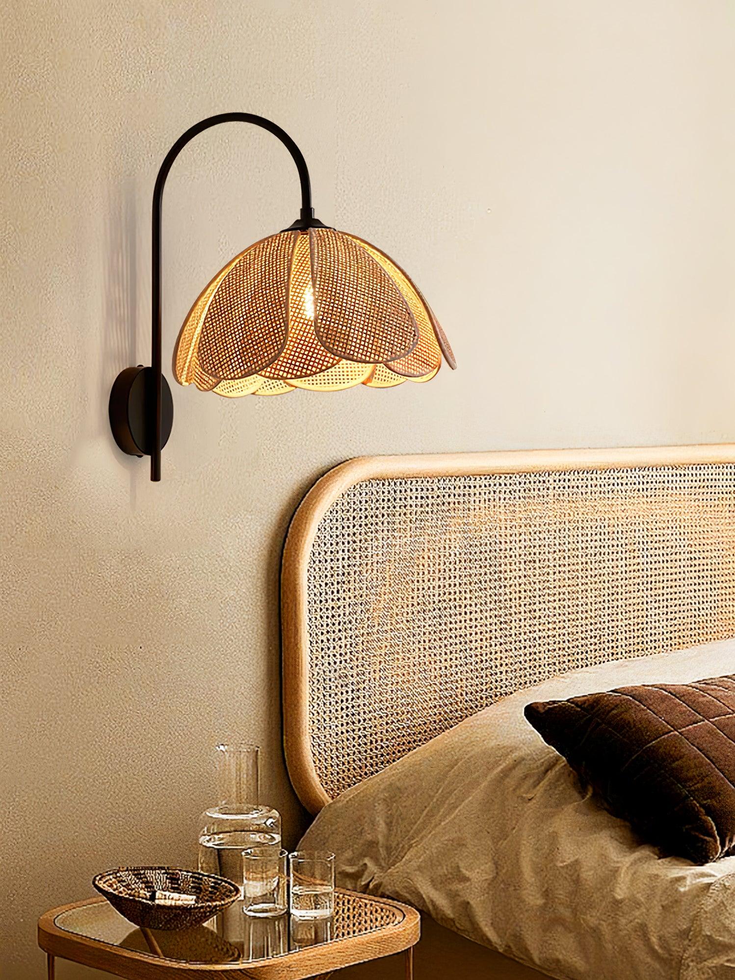 Rattan Petal Wall Lamp - Lumpaz