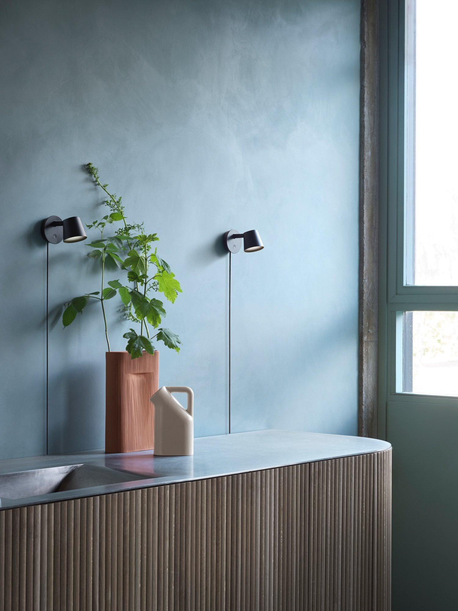 Tip Plug-In Wall Lamp - Lumpaz