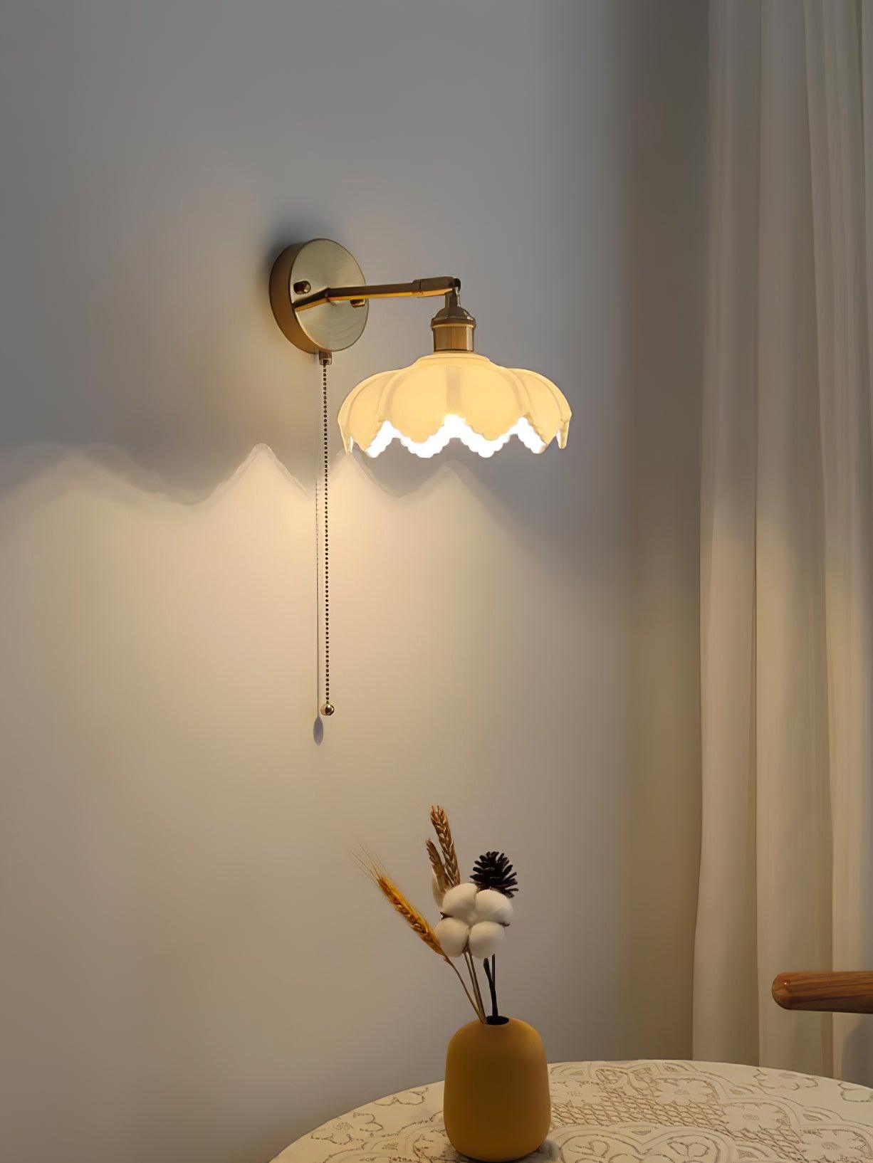 Lotus Rotatable Wall Lamp - Lumpaz