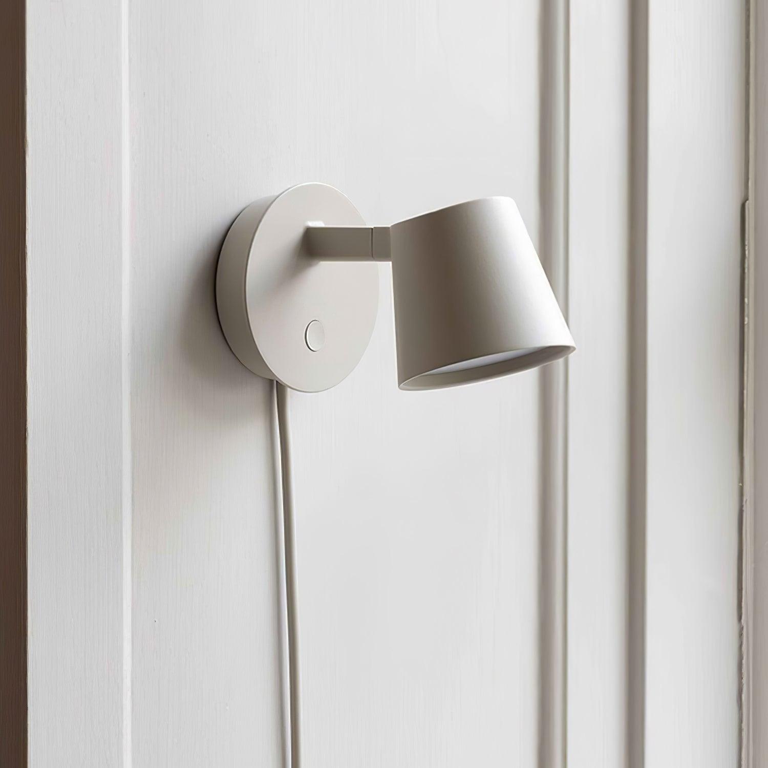 Tip Plug-In Wall Lamp - Lumpaz