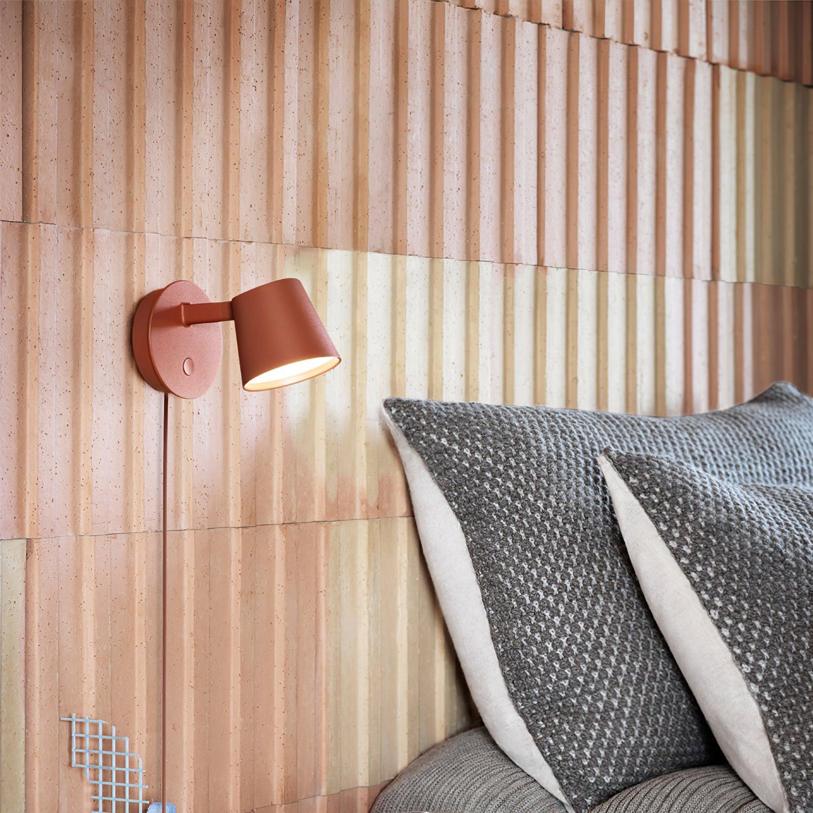 Tip Plug-In Wall Lamp - Lumpaz