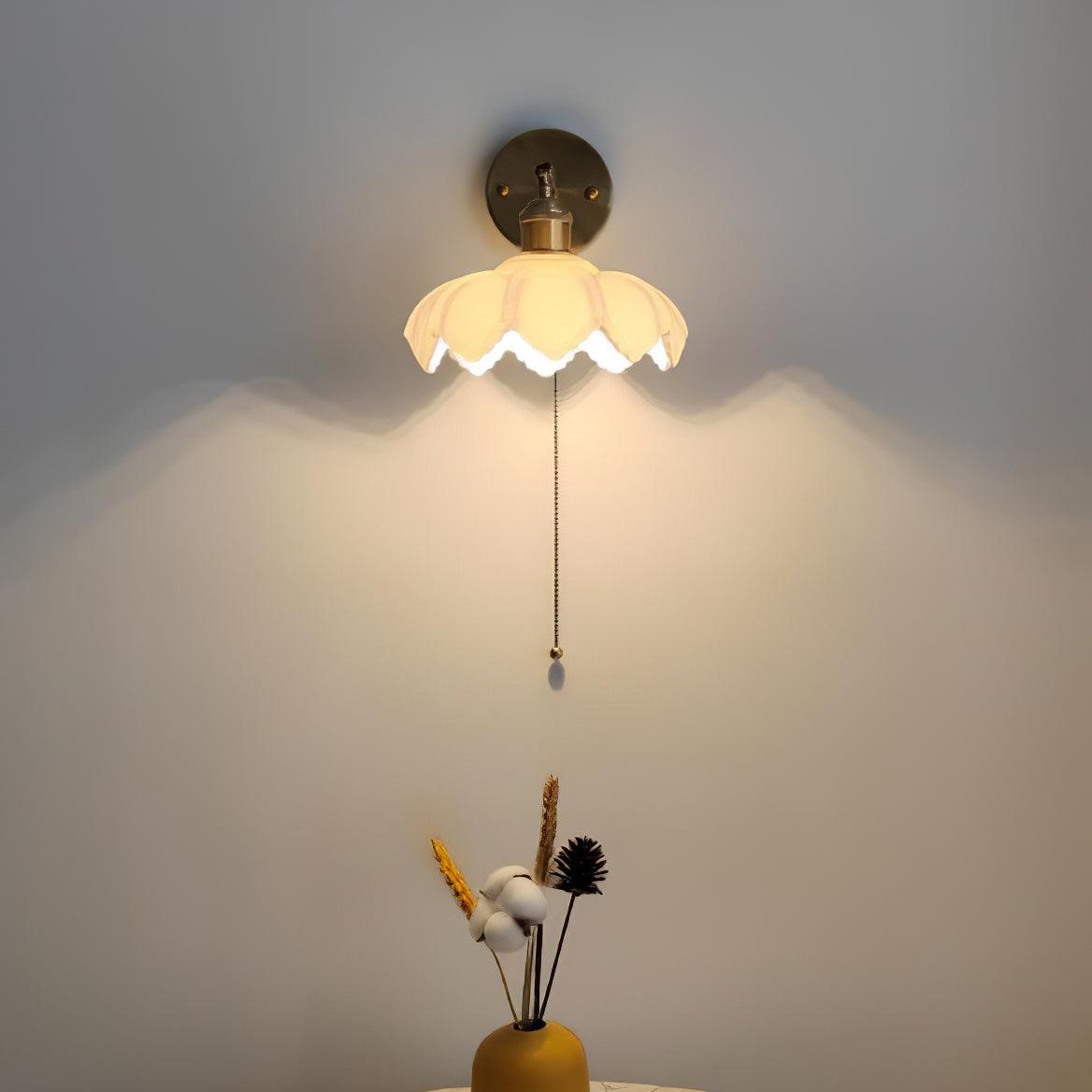 Lotus Rotatable Wall Lamp - Lumpaz