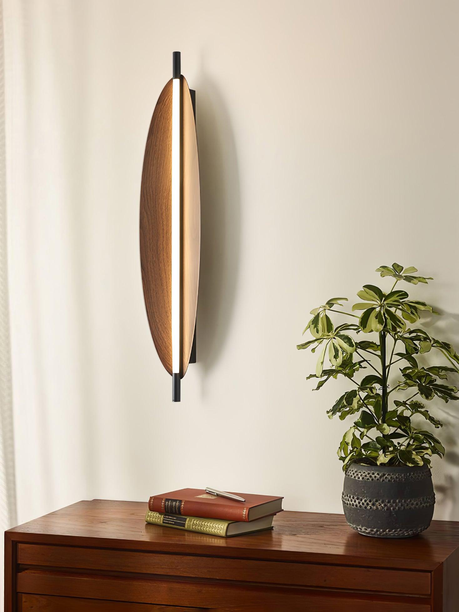 Sleek Board Sconce - Lumpaz