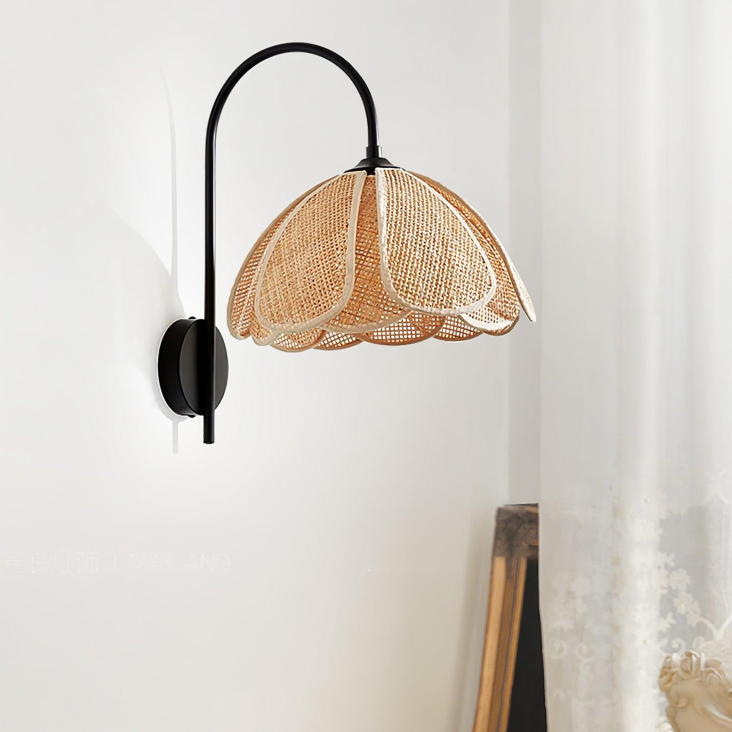 Rattan Petal Wall Lamp - Lumpaz