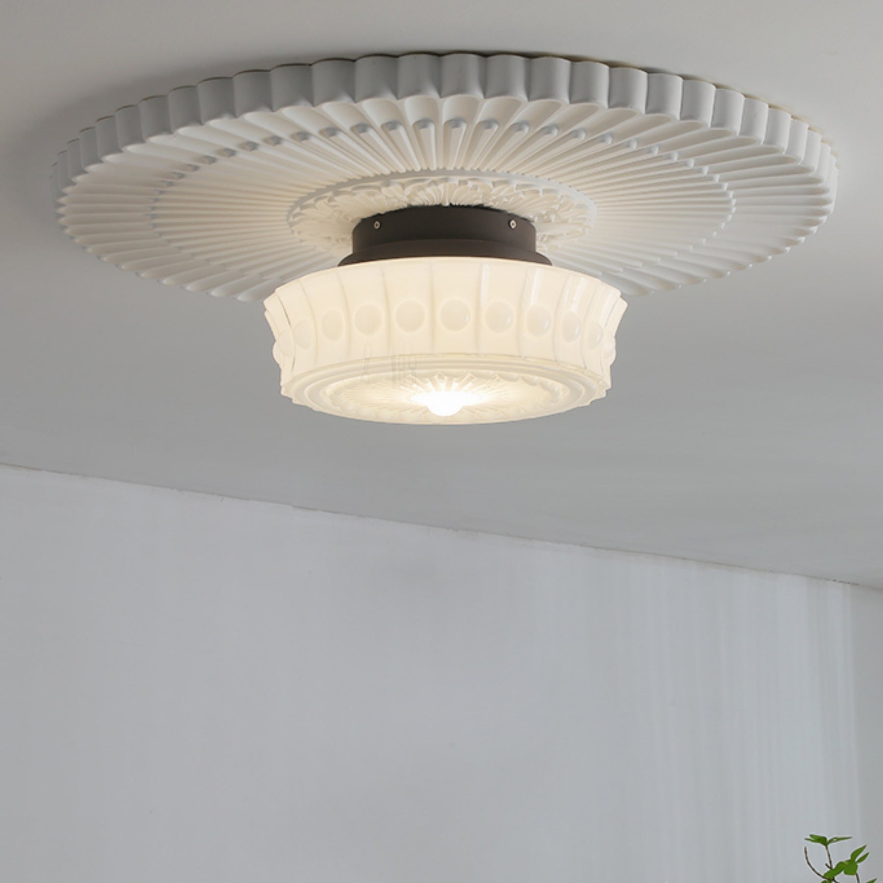 White Vintage Round Pendant Light - Lumpaz