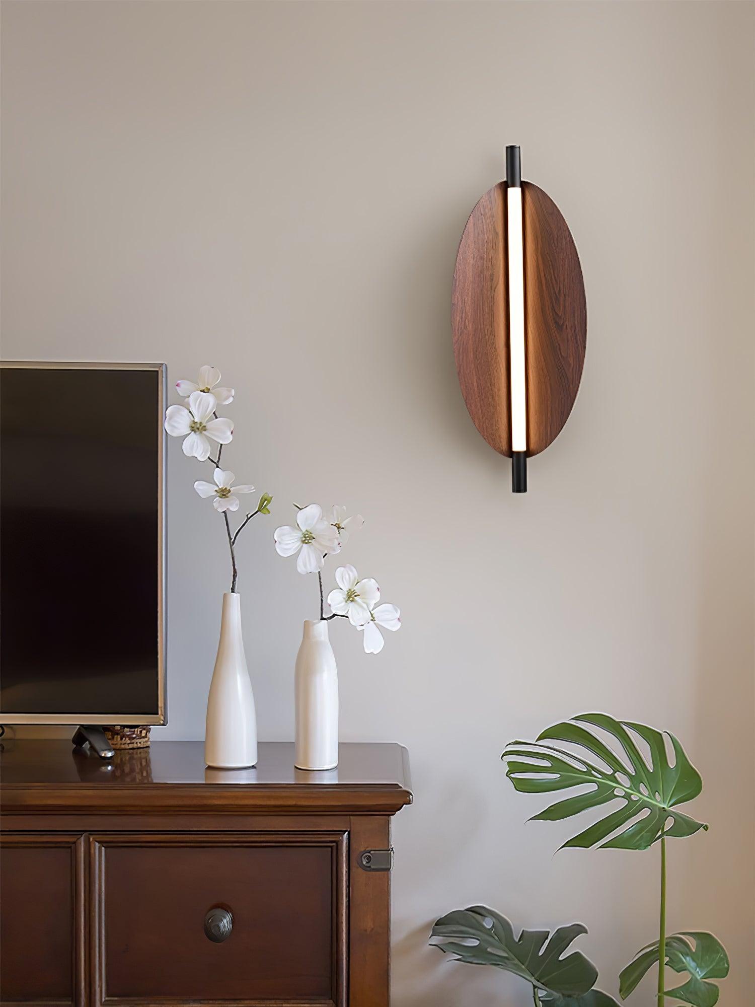 Sleek Board Sconce - Lumpaz
