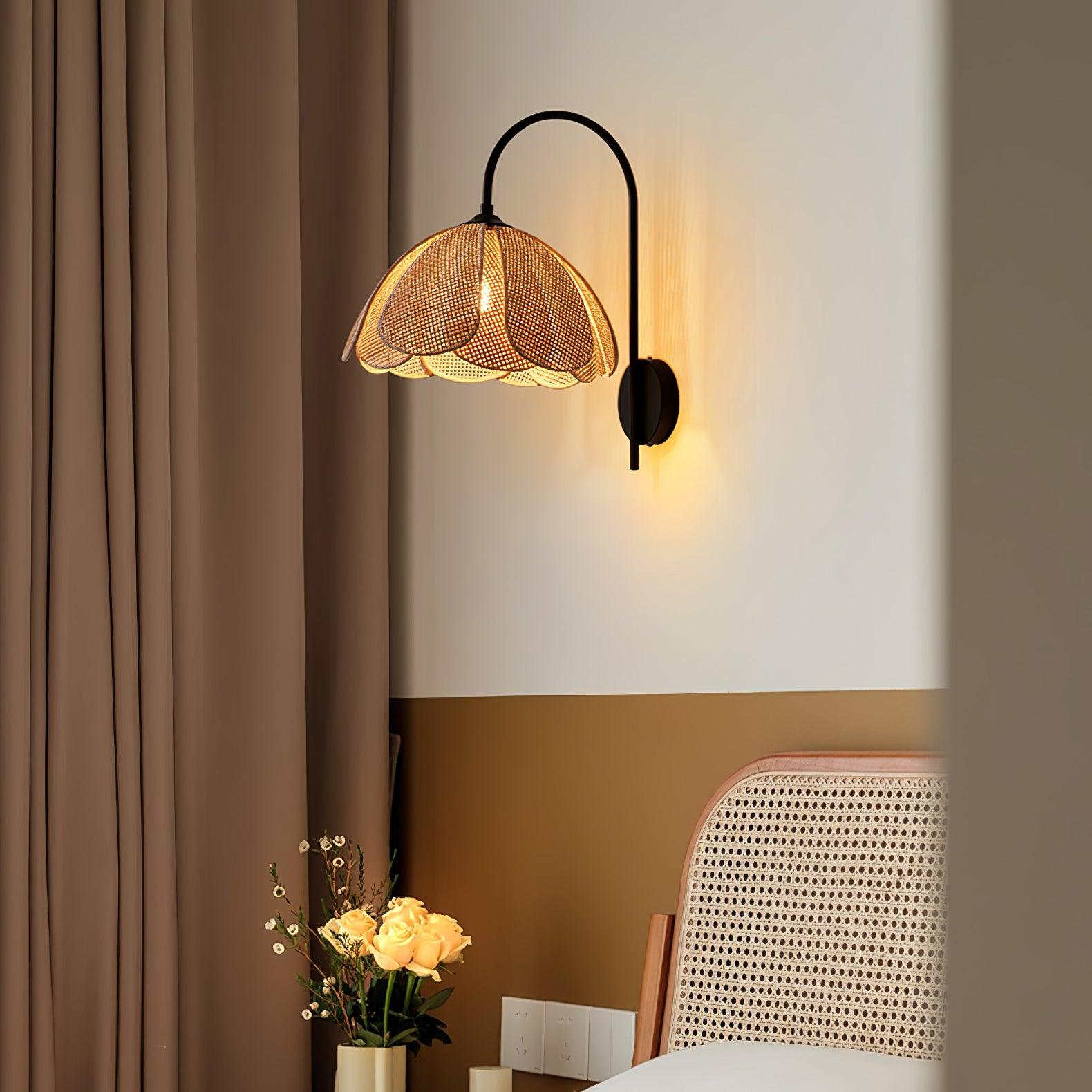 Rattan Petal Wall Lamp - Lumpaz