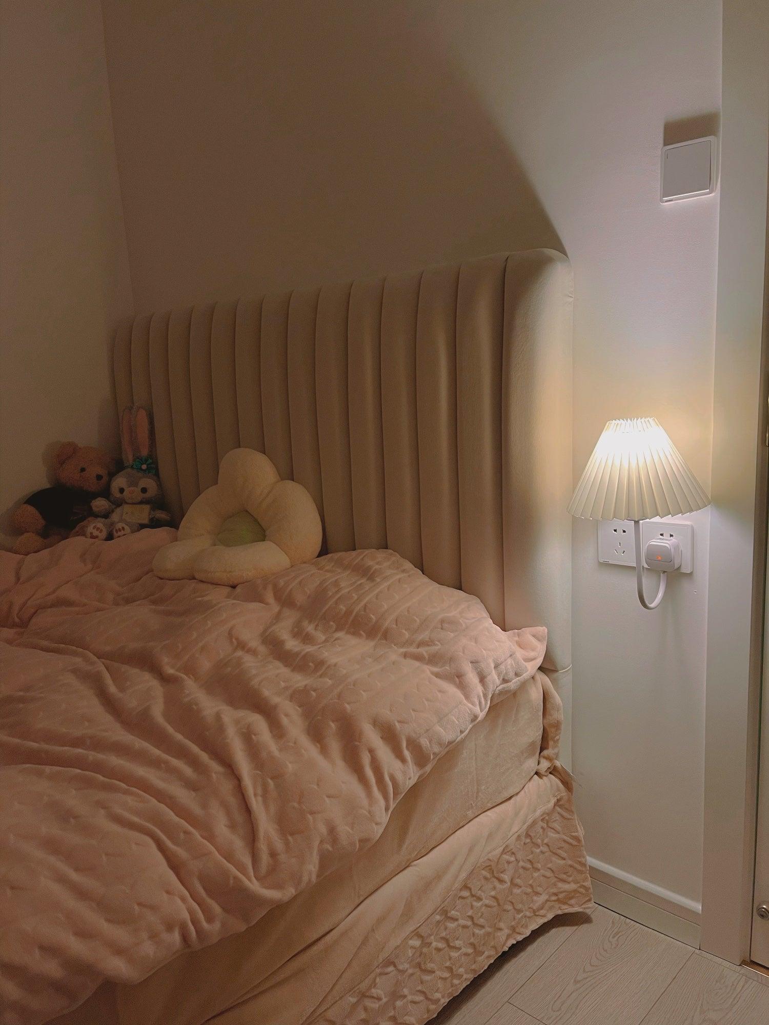 Plug-in Wall Light - Lumpaz