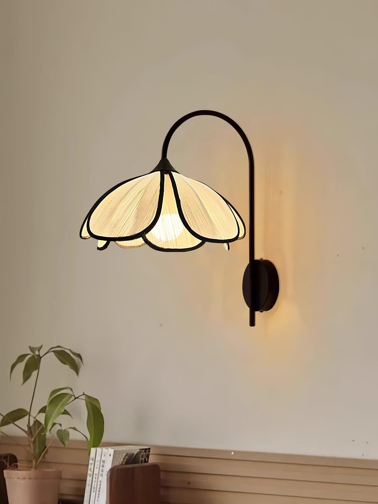 Burnt Petal Wall Lamp - Lumpaz