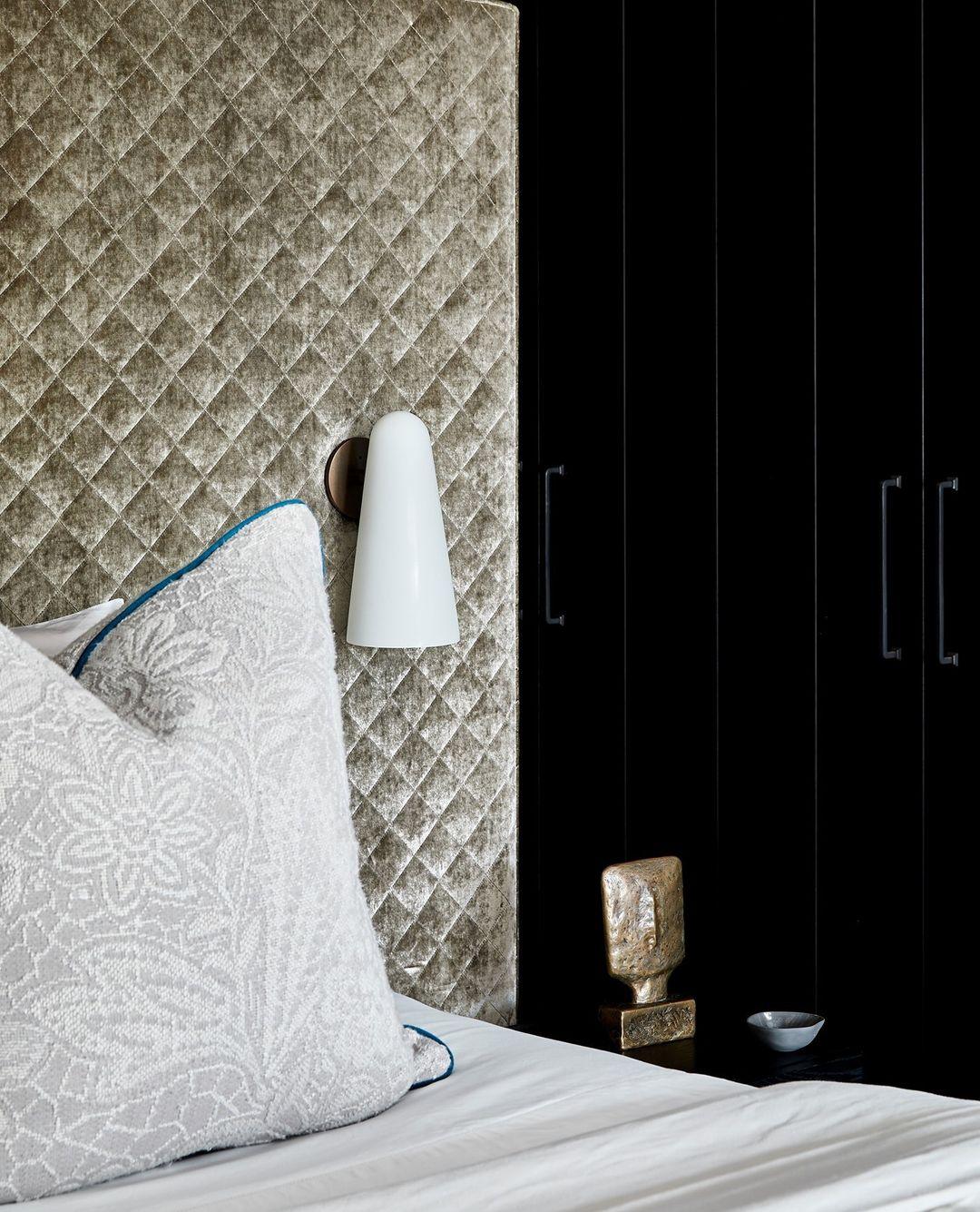 Conical Glass Wall Lamp - Lumpaz