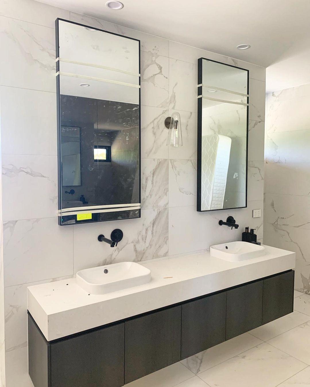 Conical Glass Wall Lamp - Lumpaz