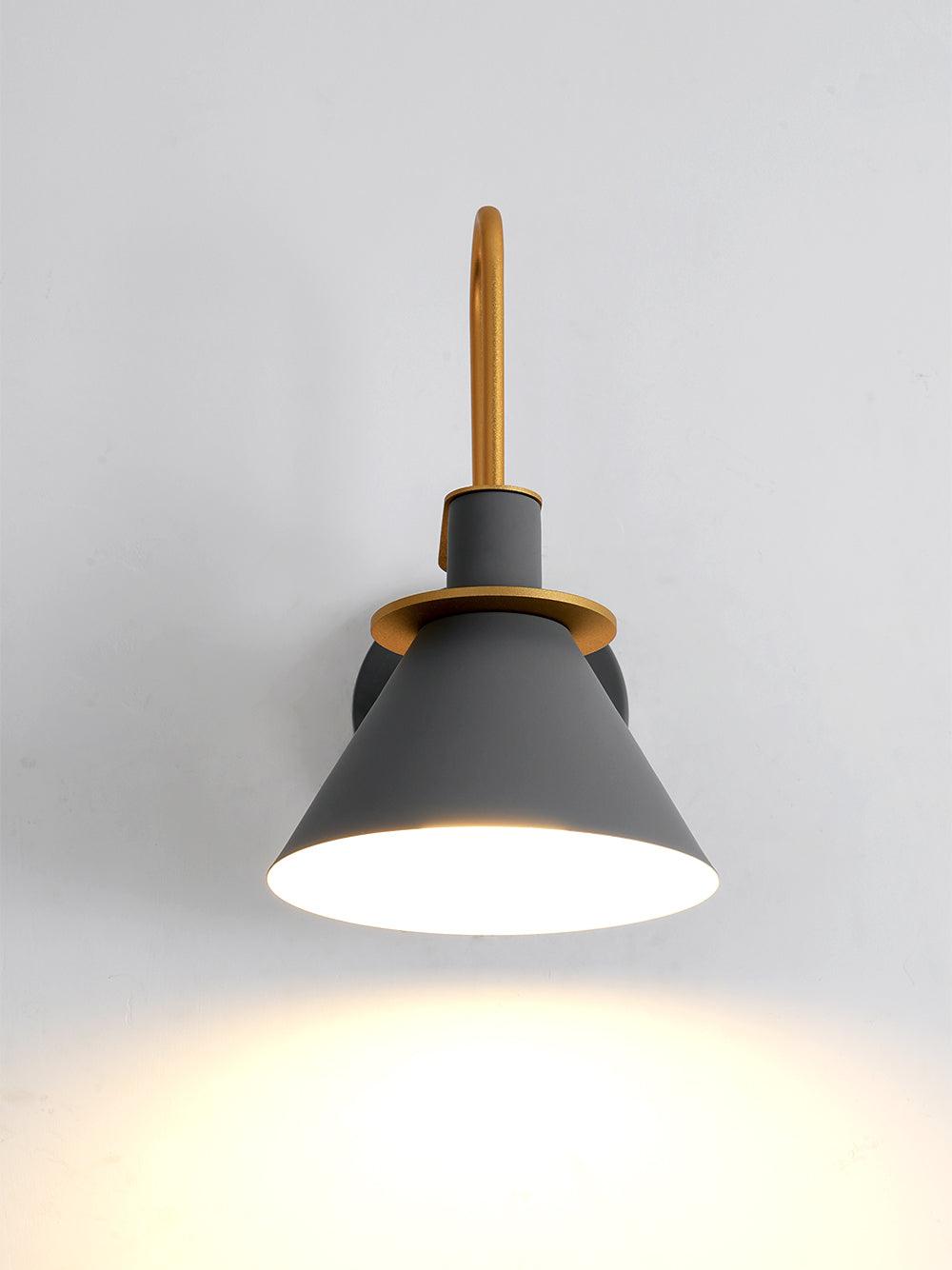 Nordic Metal Wall Sconce - Lumpaz