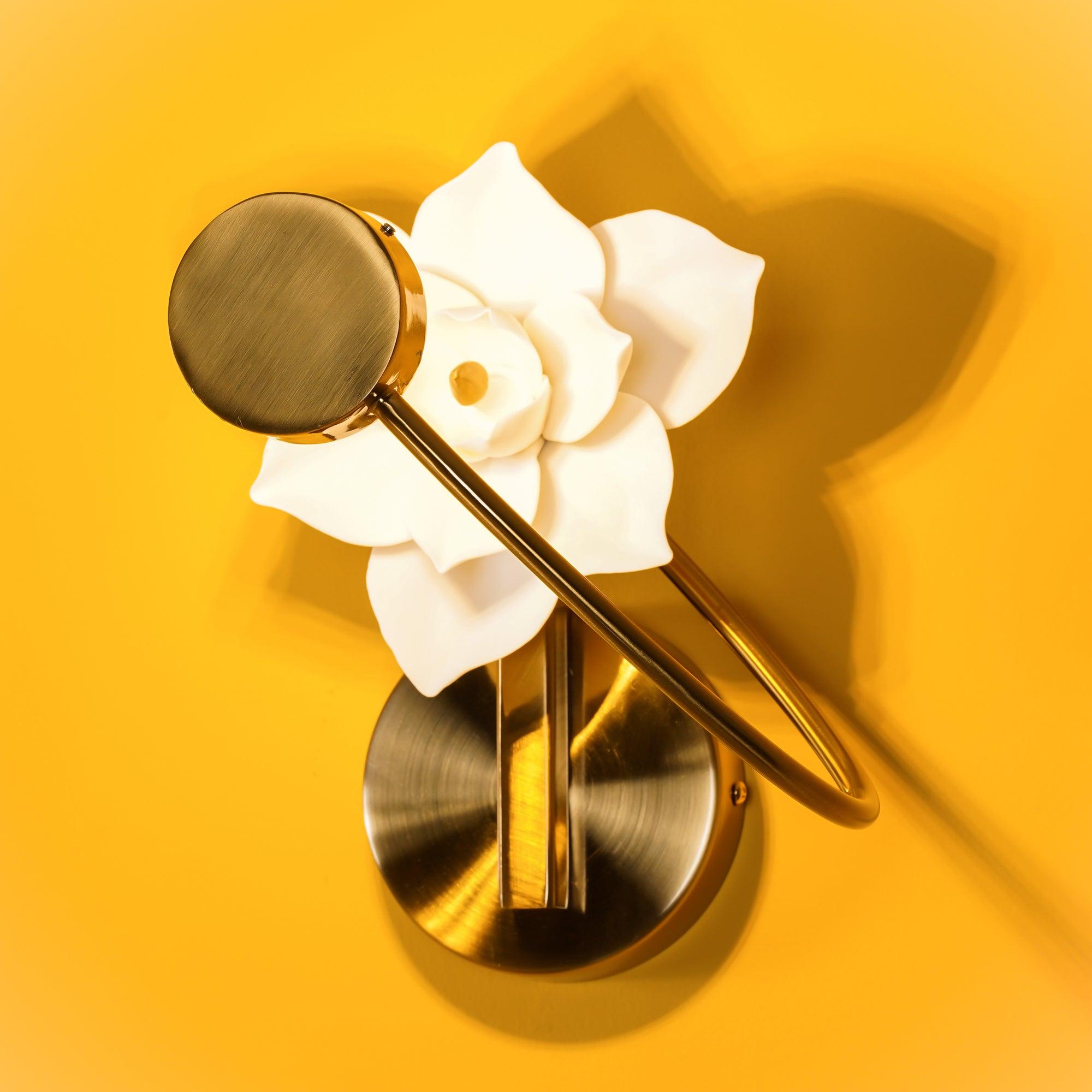 Lure Sconce - Lumpaz