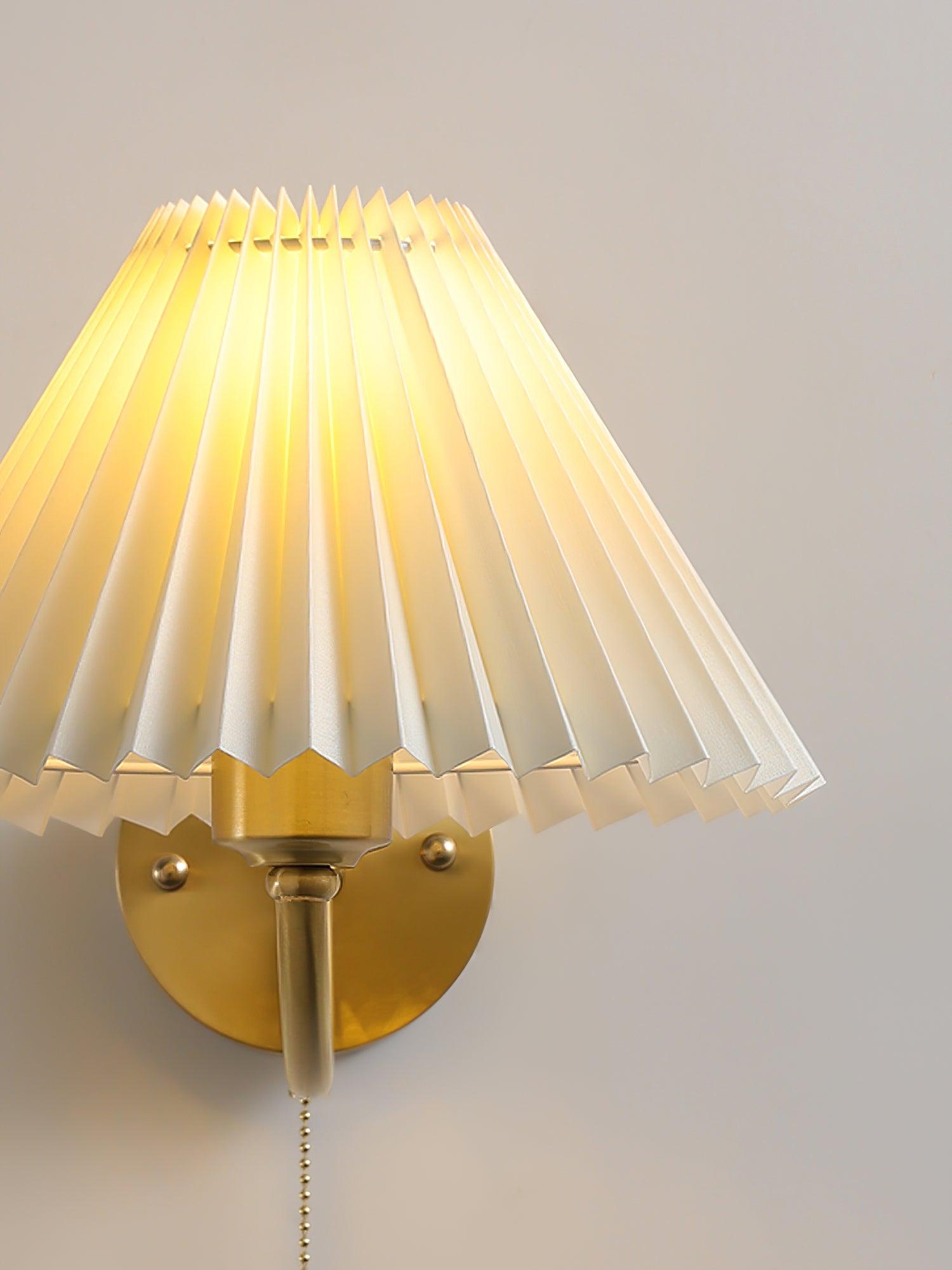 Pleated Wall Lamp - Lumpaz