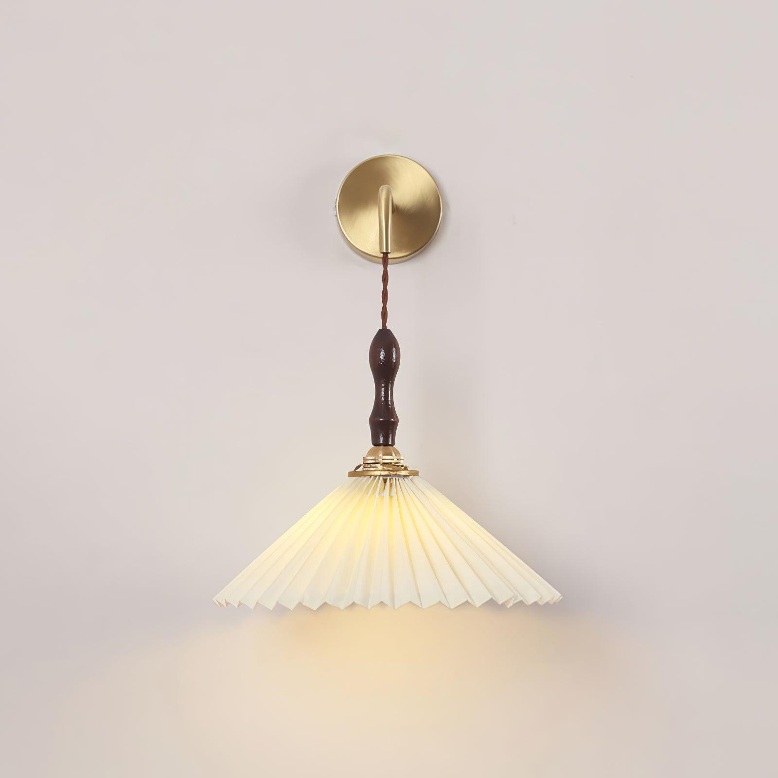Pleated Wooden Wall Lamp - Lumpaz
