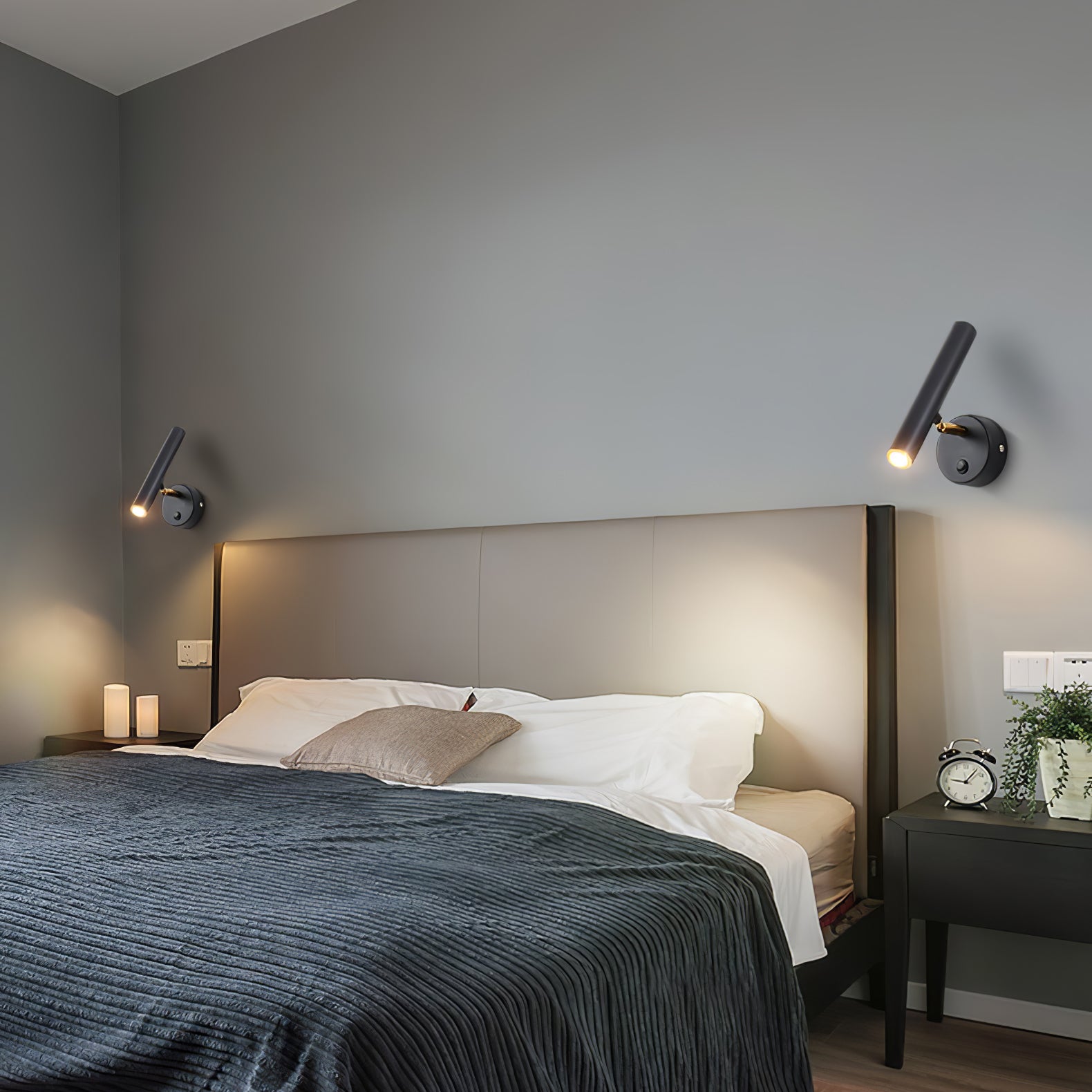 Slender Adjustable Wall Lamp - Lumpaz