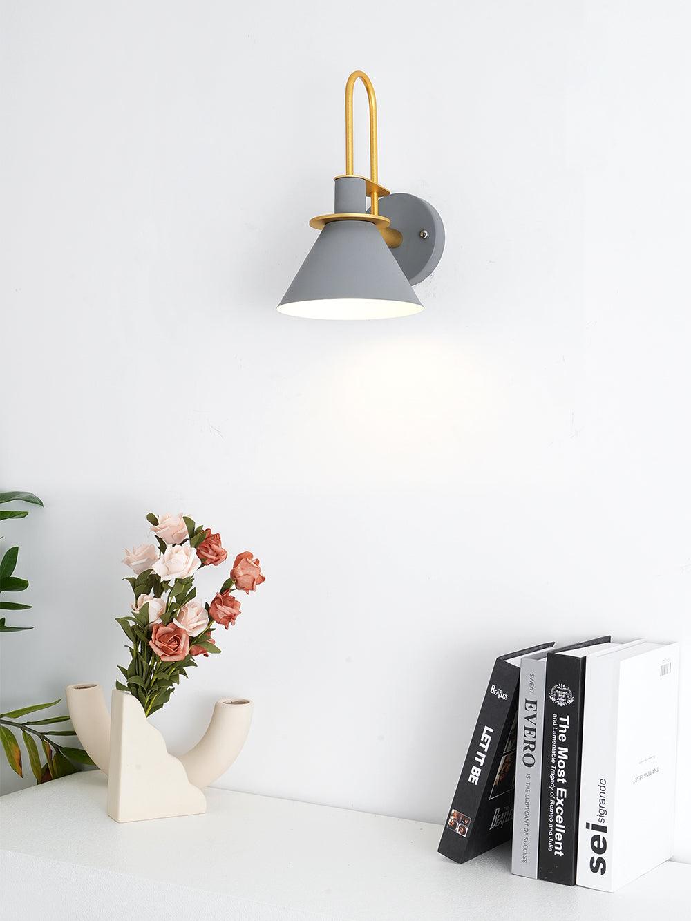 Nordic Metal Wall Sconce - Lumpaz