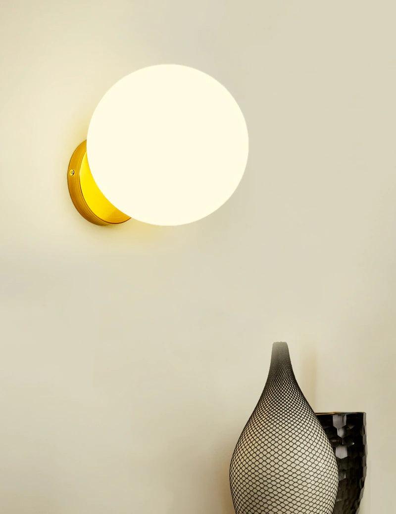 Tip of The Tongue Wall Lamp - Lumpaz