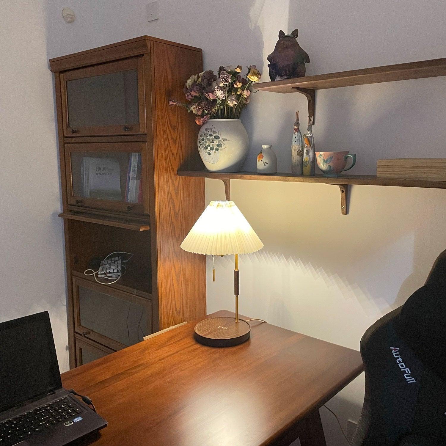 Wooden Retro Table Lamp - Lumpaz