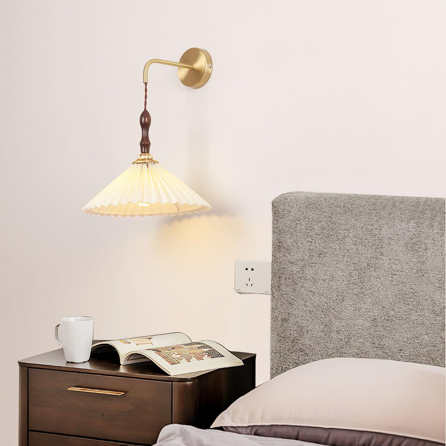 Pleated Wooden Wall Lamp - Lumpaz