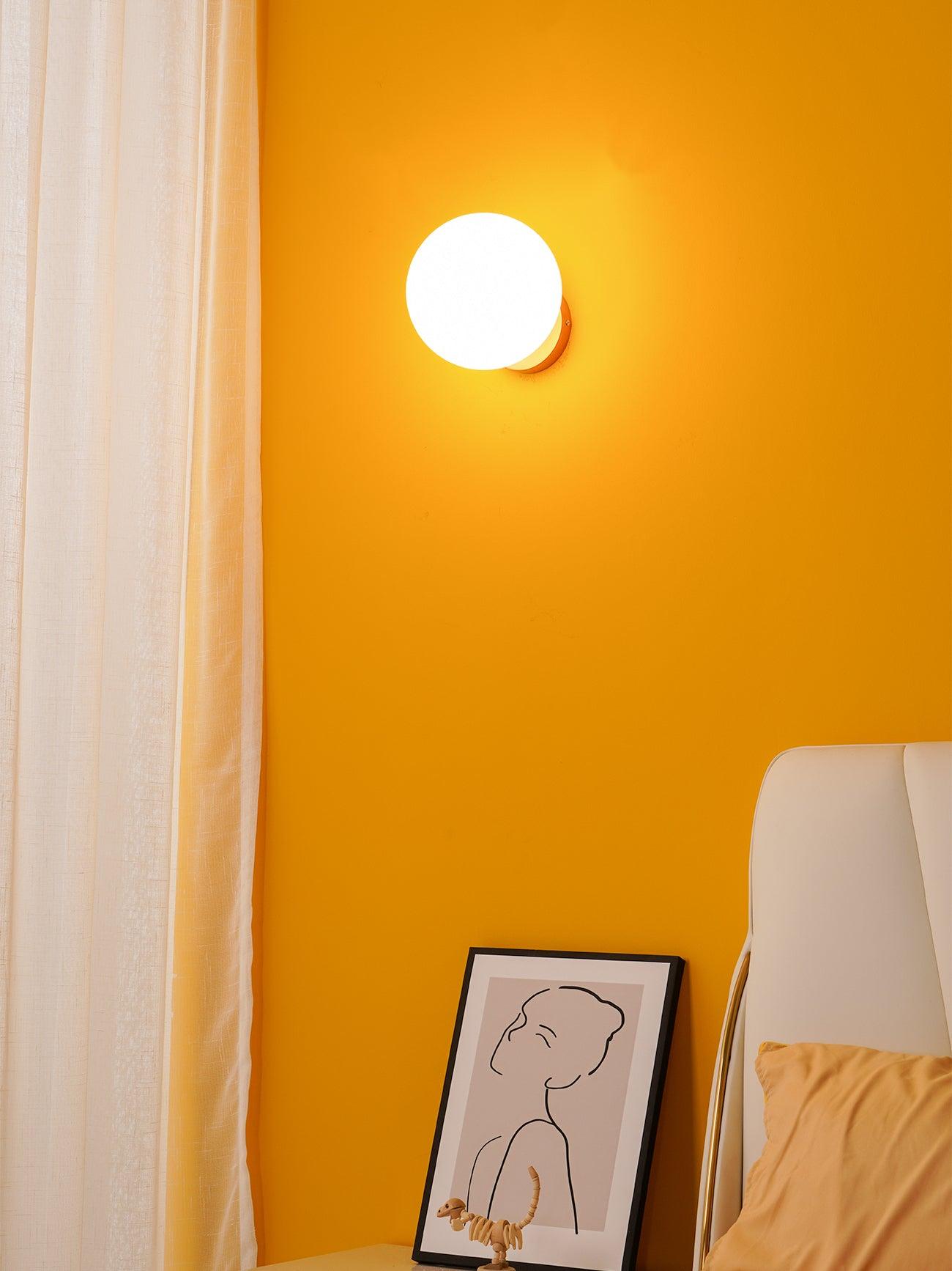 Tip of The Tongue Wall Lamp - Lumpaz