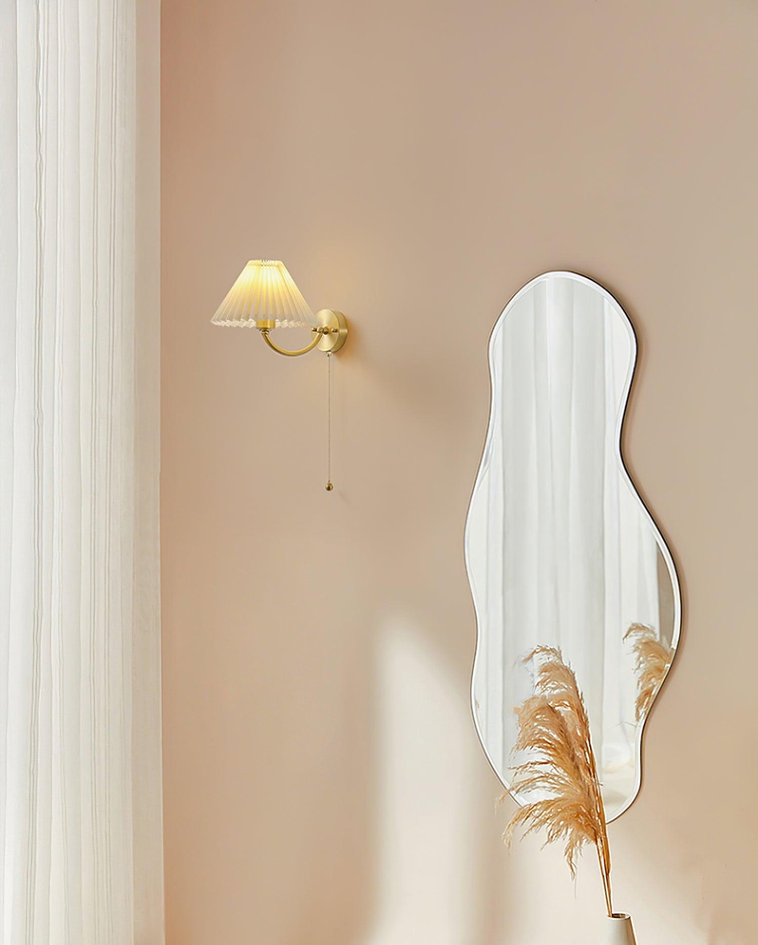 Pleated Wall Lamp - Lumpaz