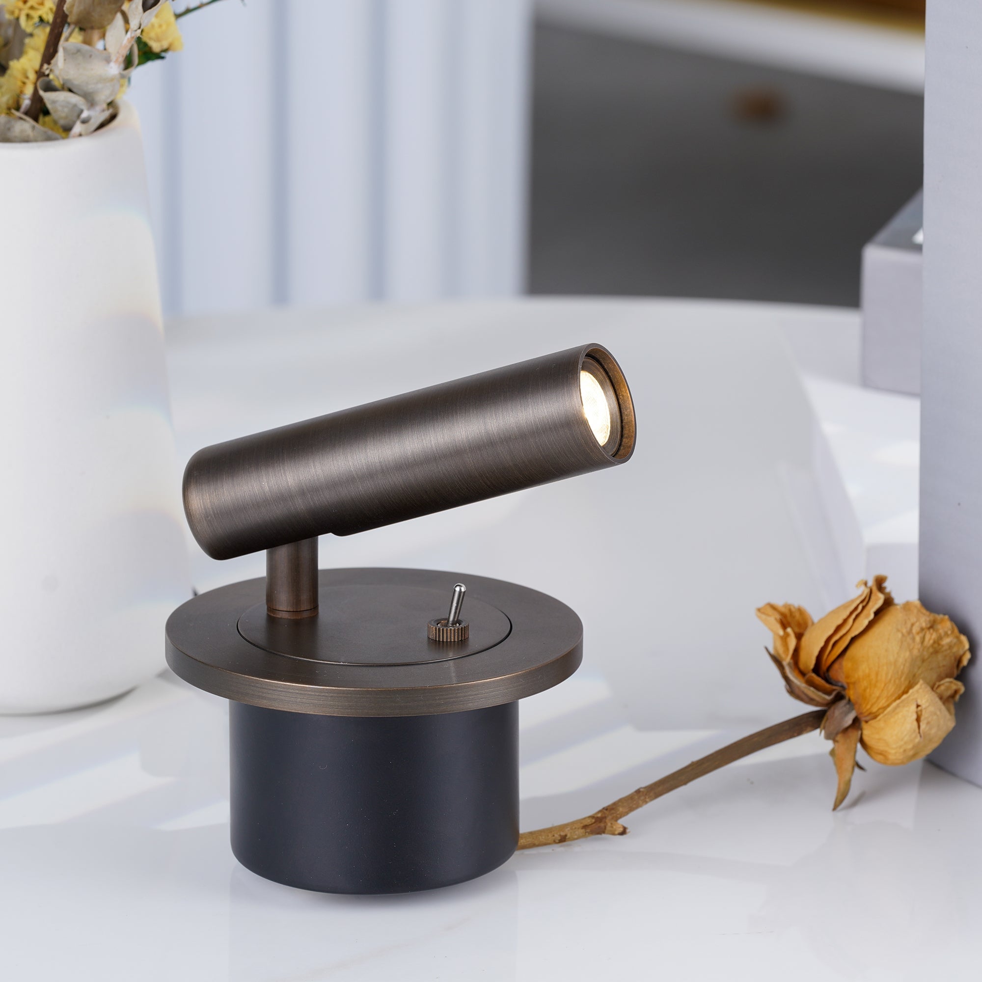 Reading Wall Lamp - Lumpaz