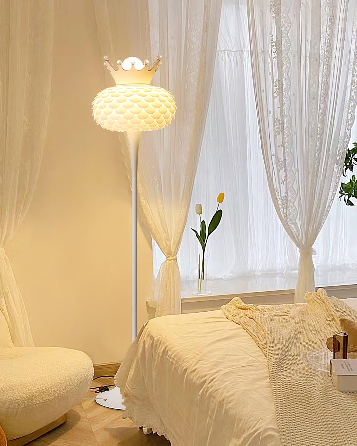 Aluvia Crown Floor Lamp - Lumpaz