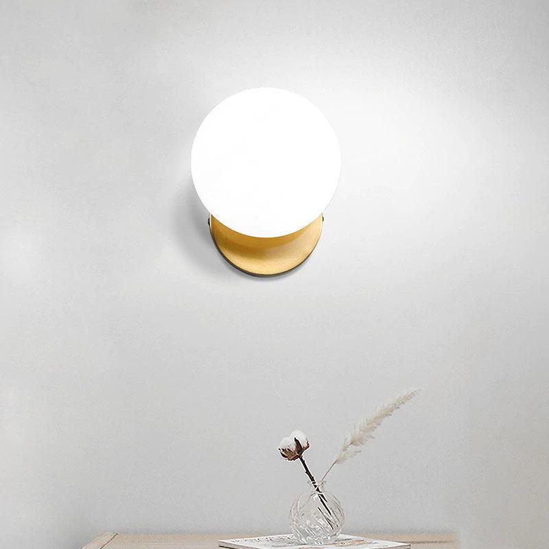 Tip of The Tongue Wall Lamp - Lumpaz