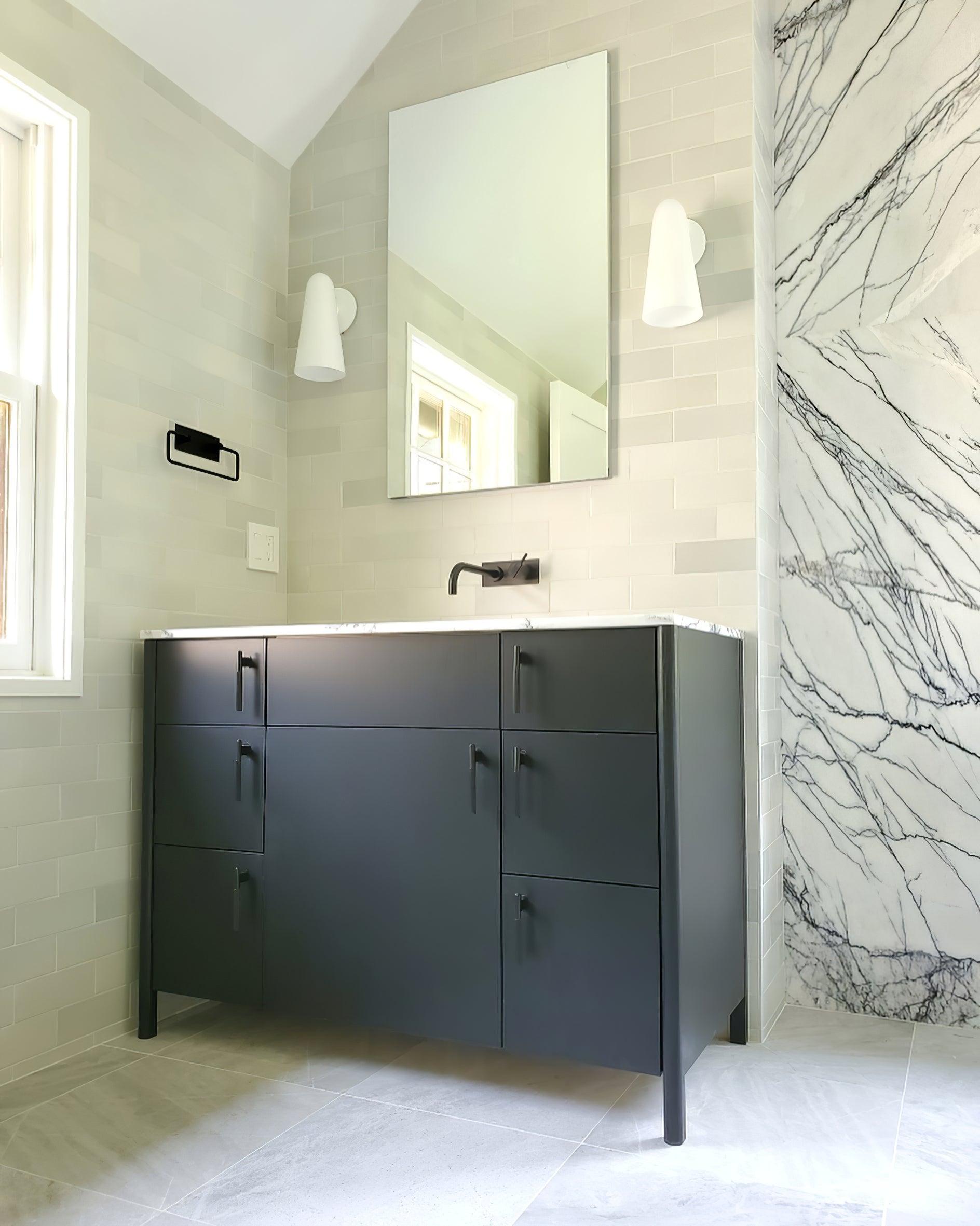 Conical Glass Wall Lamp - Lumpaz