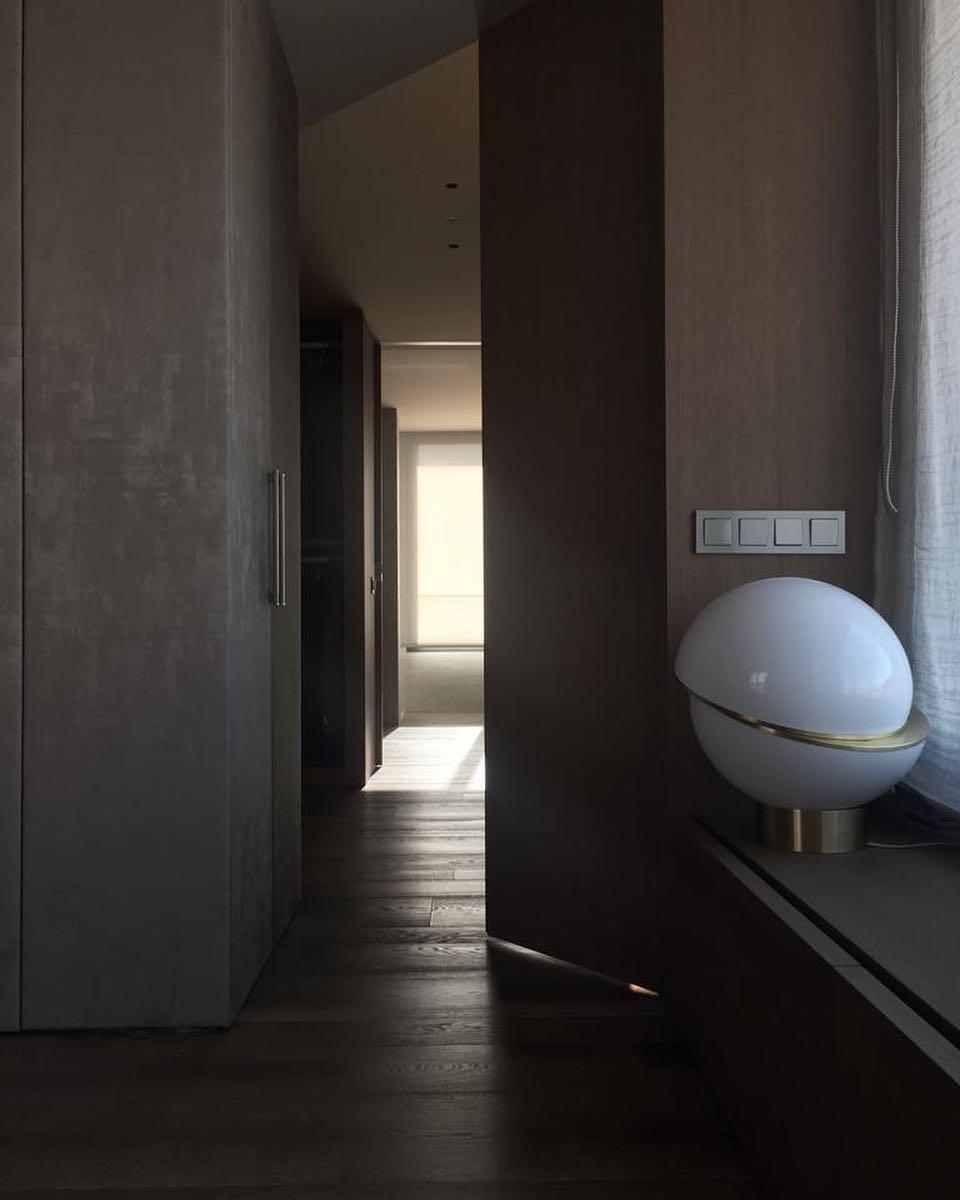 Crescent Table Lamp - Lumpaz