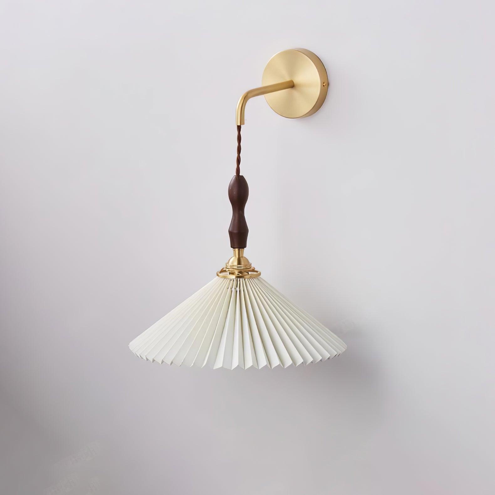 Pleated Wooden Wall Lamp - Lumpaz