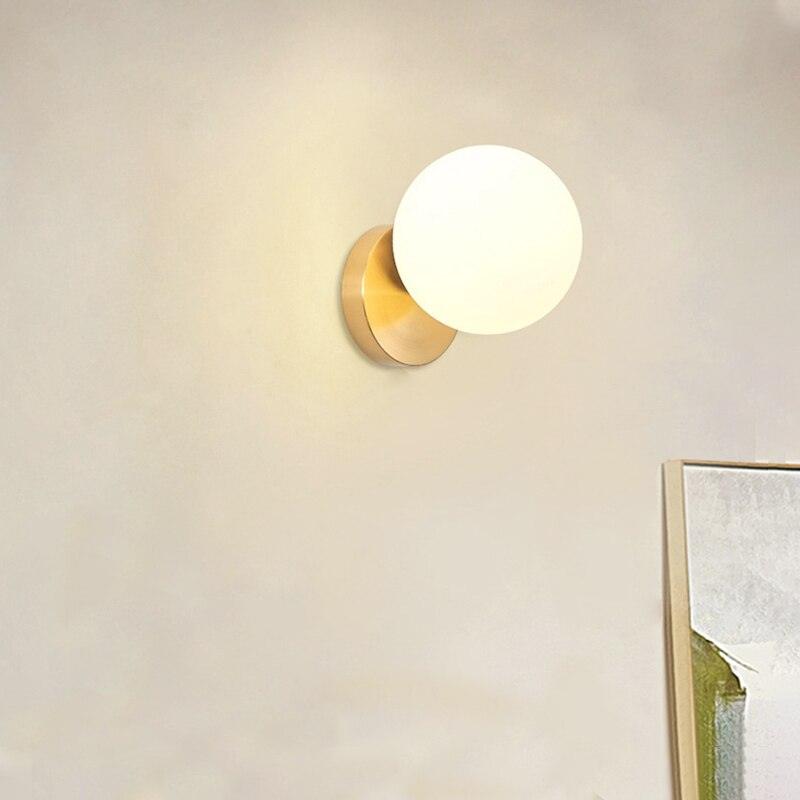 Tip of The Tongue Wall Lamp - Lumpaz