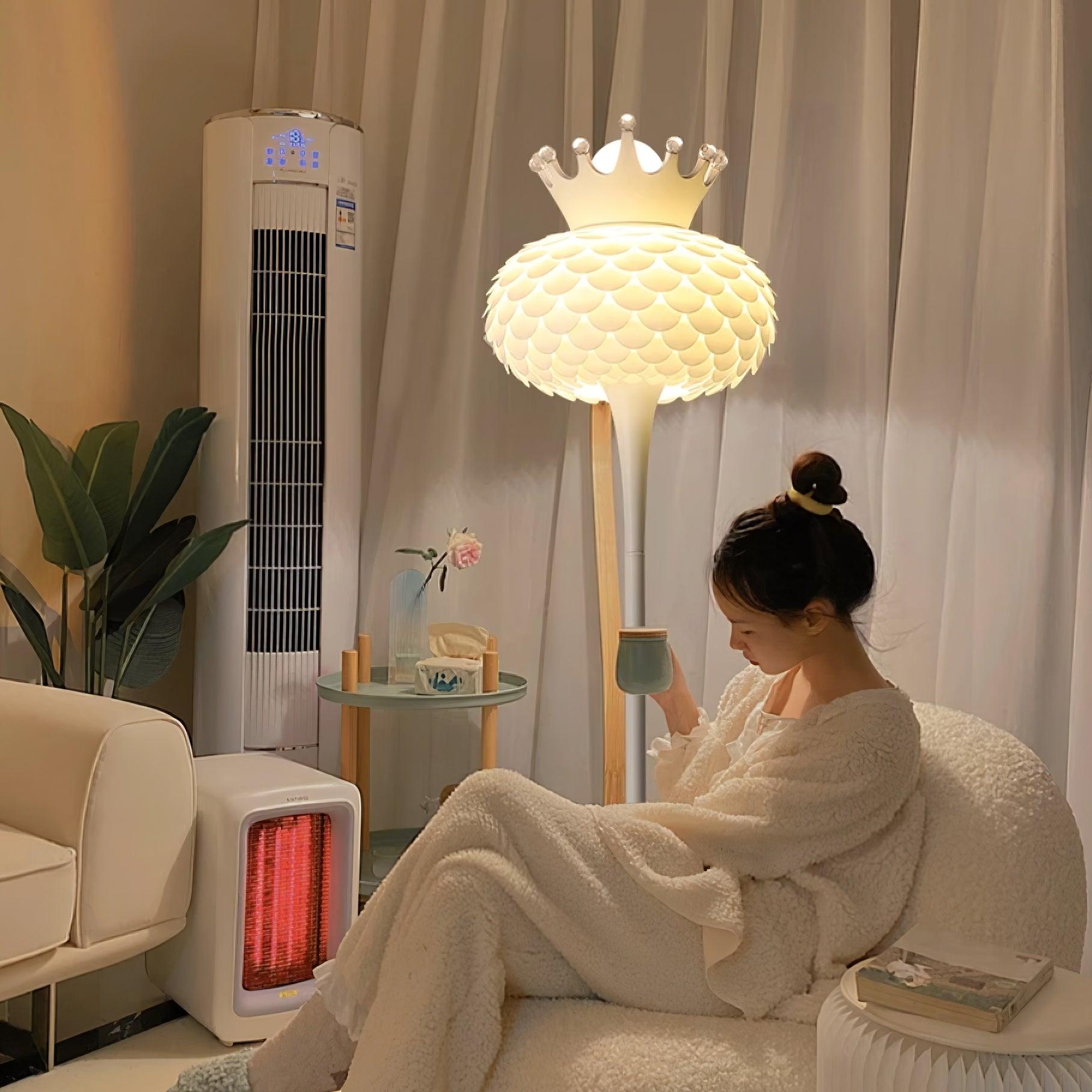 Aluvia Crown Floor Lamp - Lumpaz