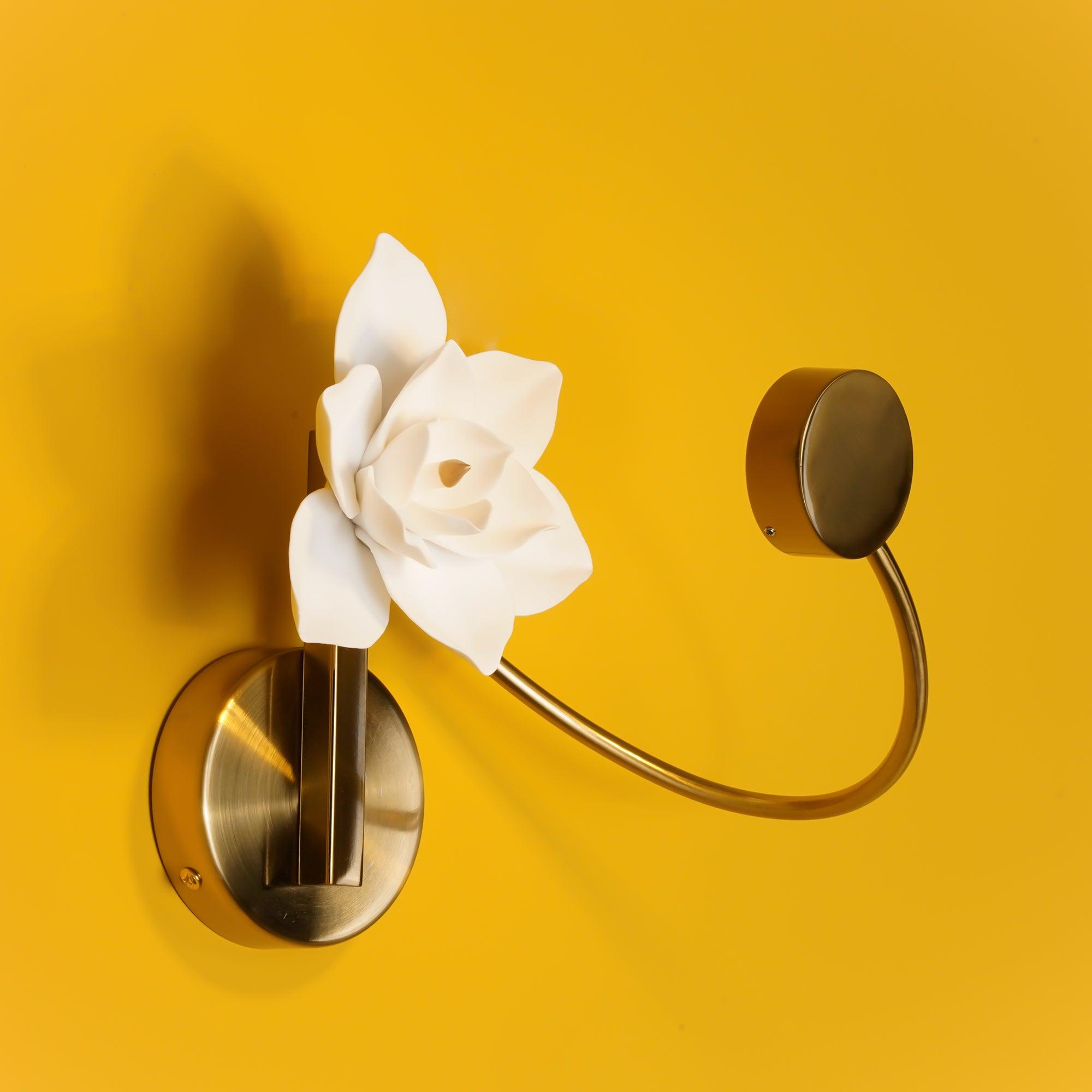 Lure Sconce - Lumpaz