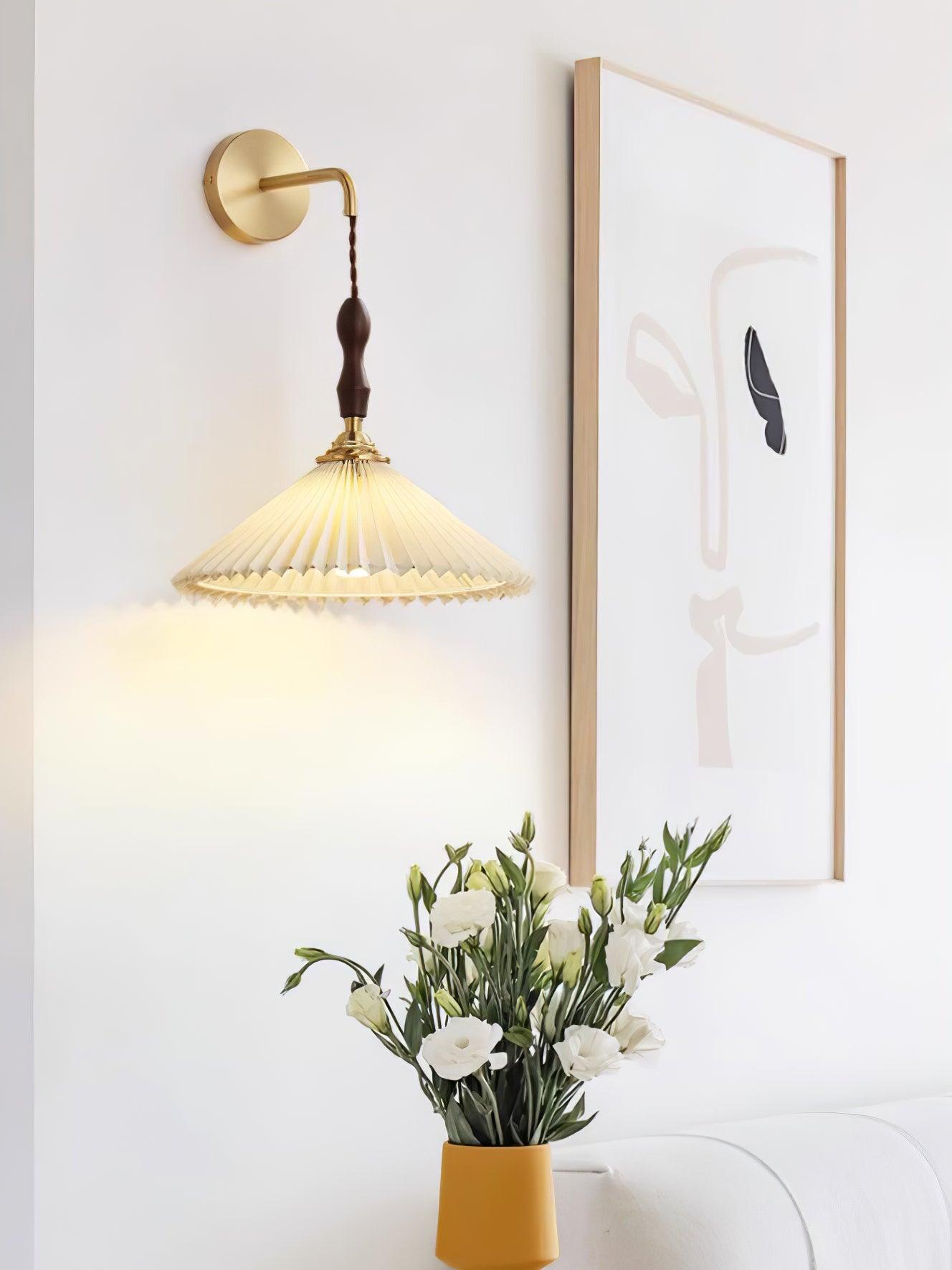 Pleated Wooden Wall Lamp - Lumpaz