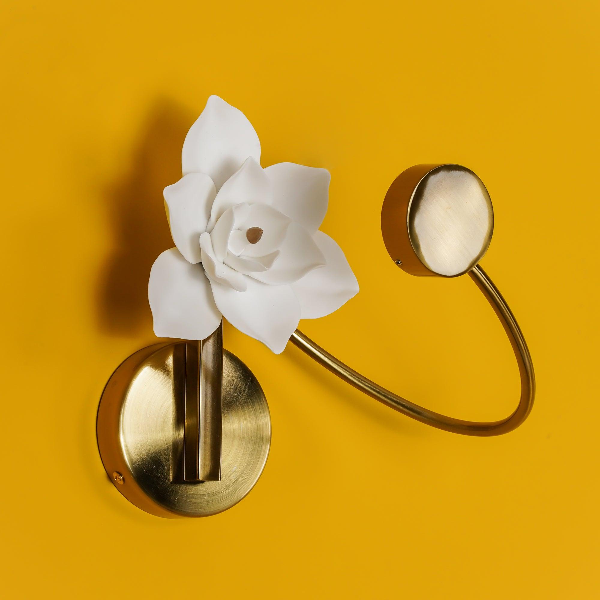 Lure Sconce - Lumpaz