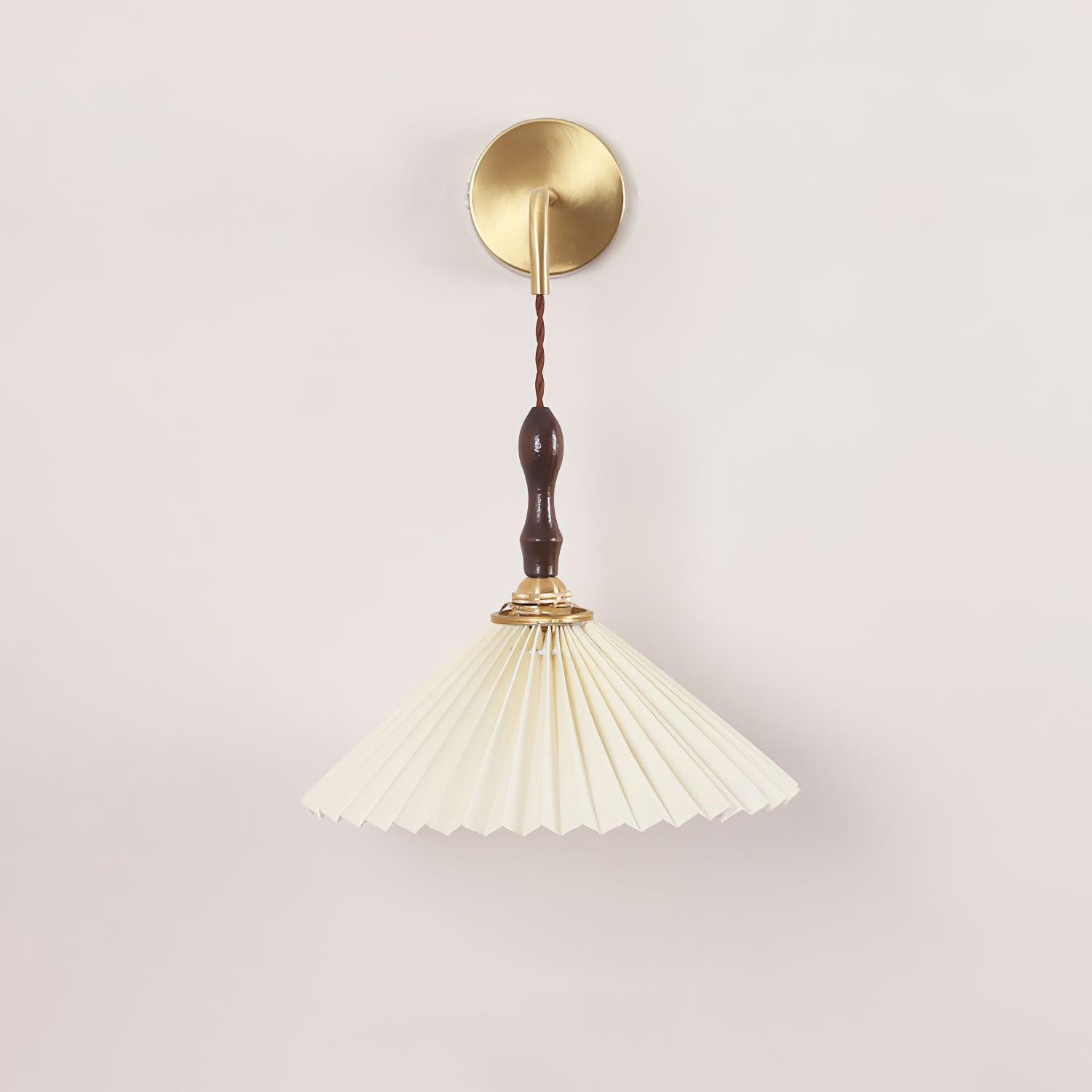 Pleated Wooden Wall Lamp - Lumpaz