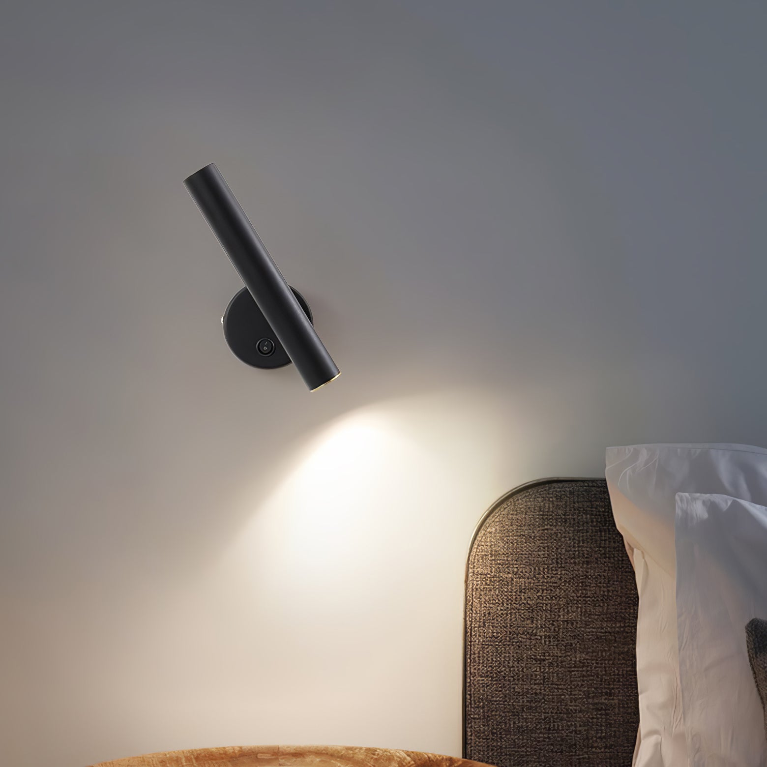 Slender Adjustable Wall Lamp - Lumpaz
