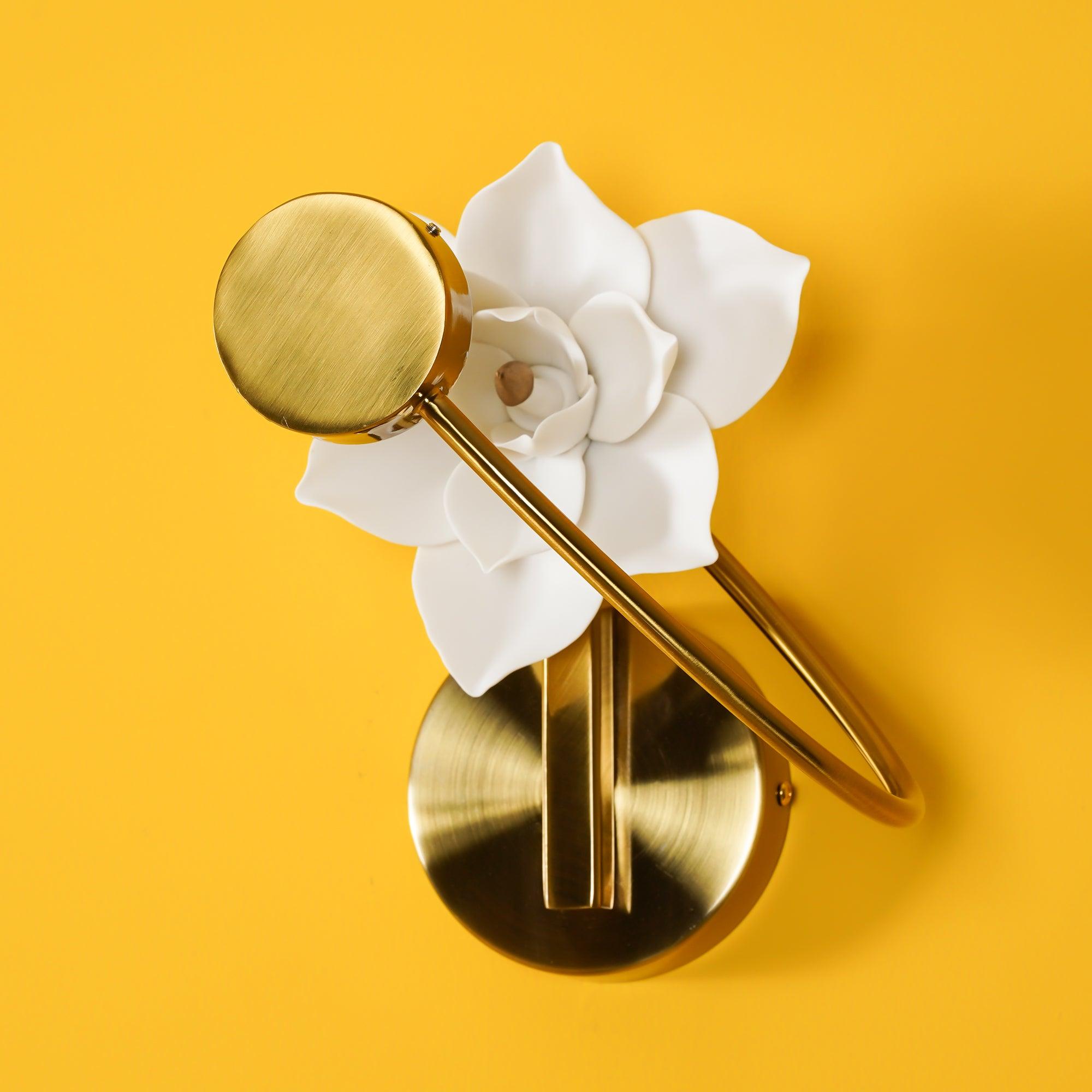 Lure Sconce - Lumpaz