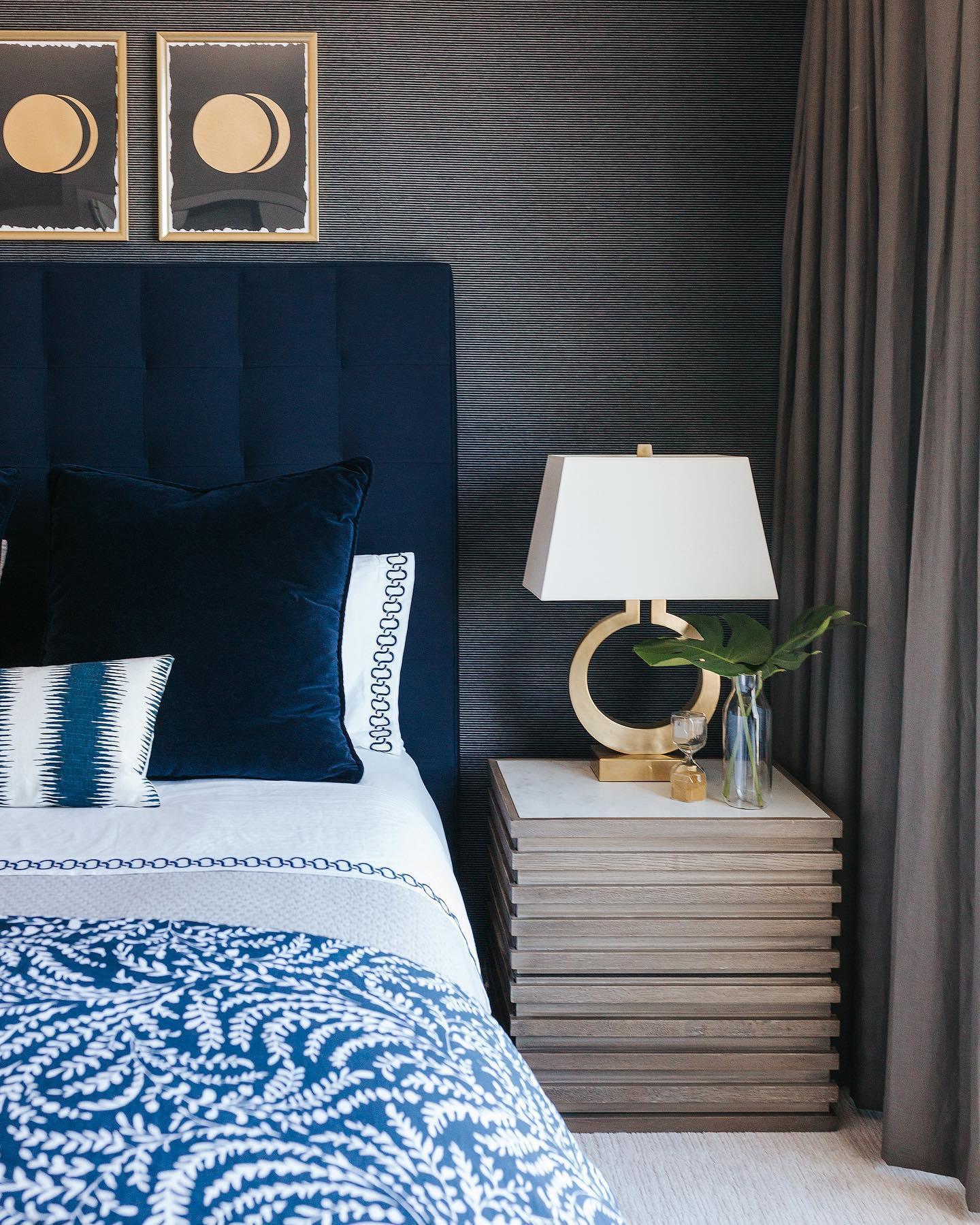 Ring Form Table Lamp - Lumpaz