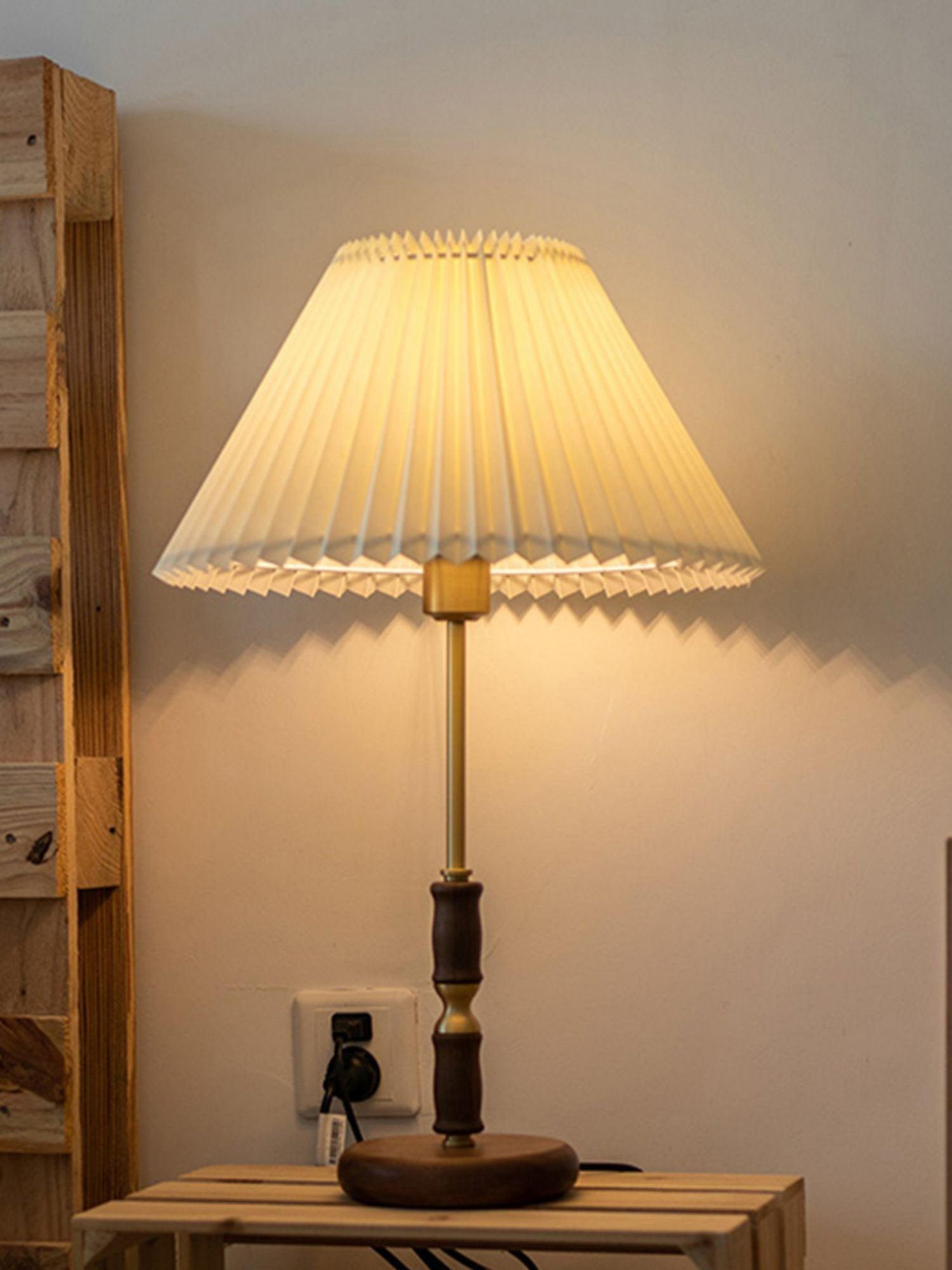 Le Klint Table Lamp - Lumpaz