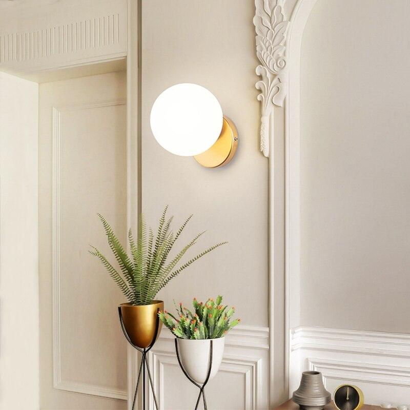 Tip of The Tongue Wall Lamp - Lumpaz