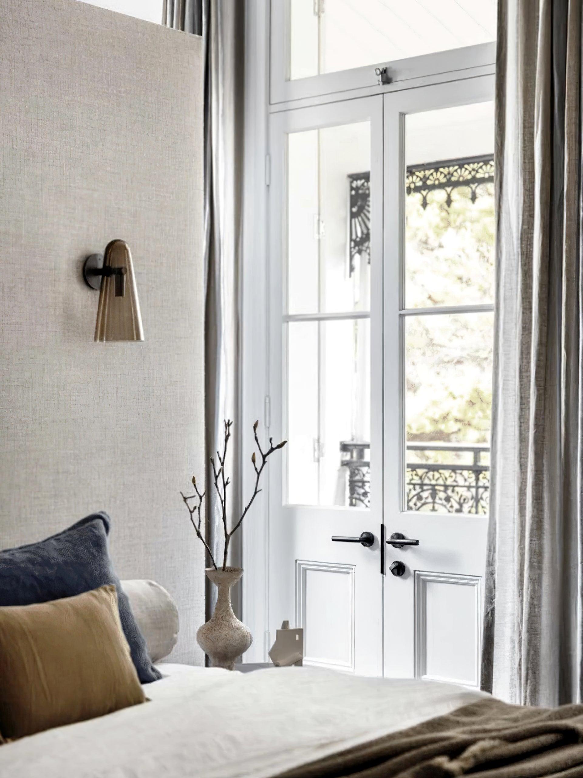 Conical Glass Wall Lamp - Lumpaz