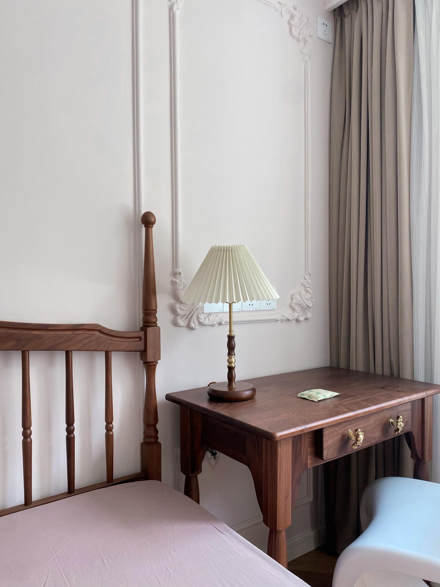 Le Klint Table Lamp - Lumpaz