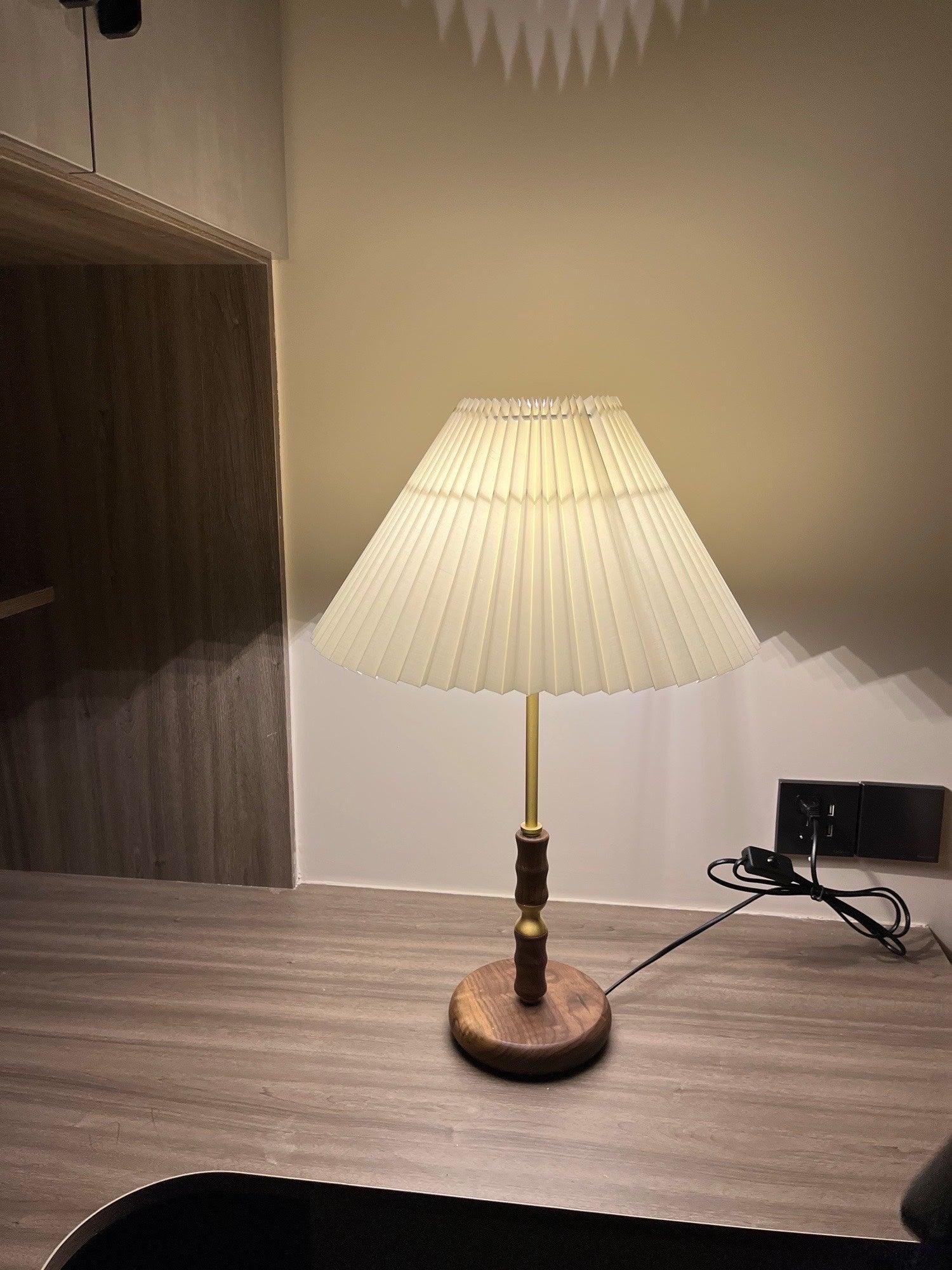 Le Klint Table Lamp - Lumpaz