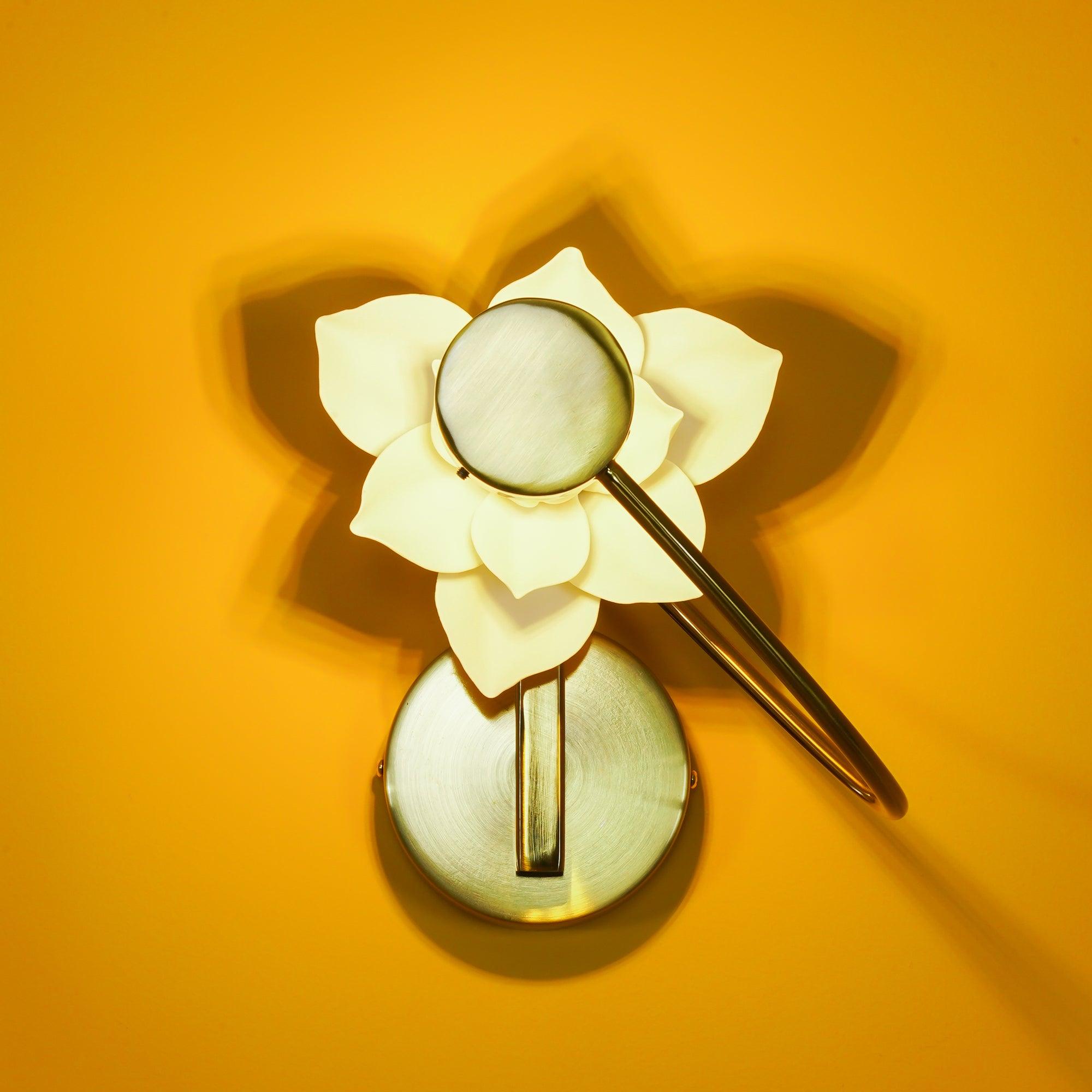 Lure Sconce - Lumpaz