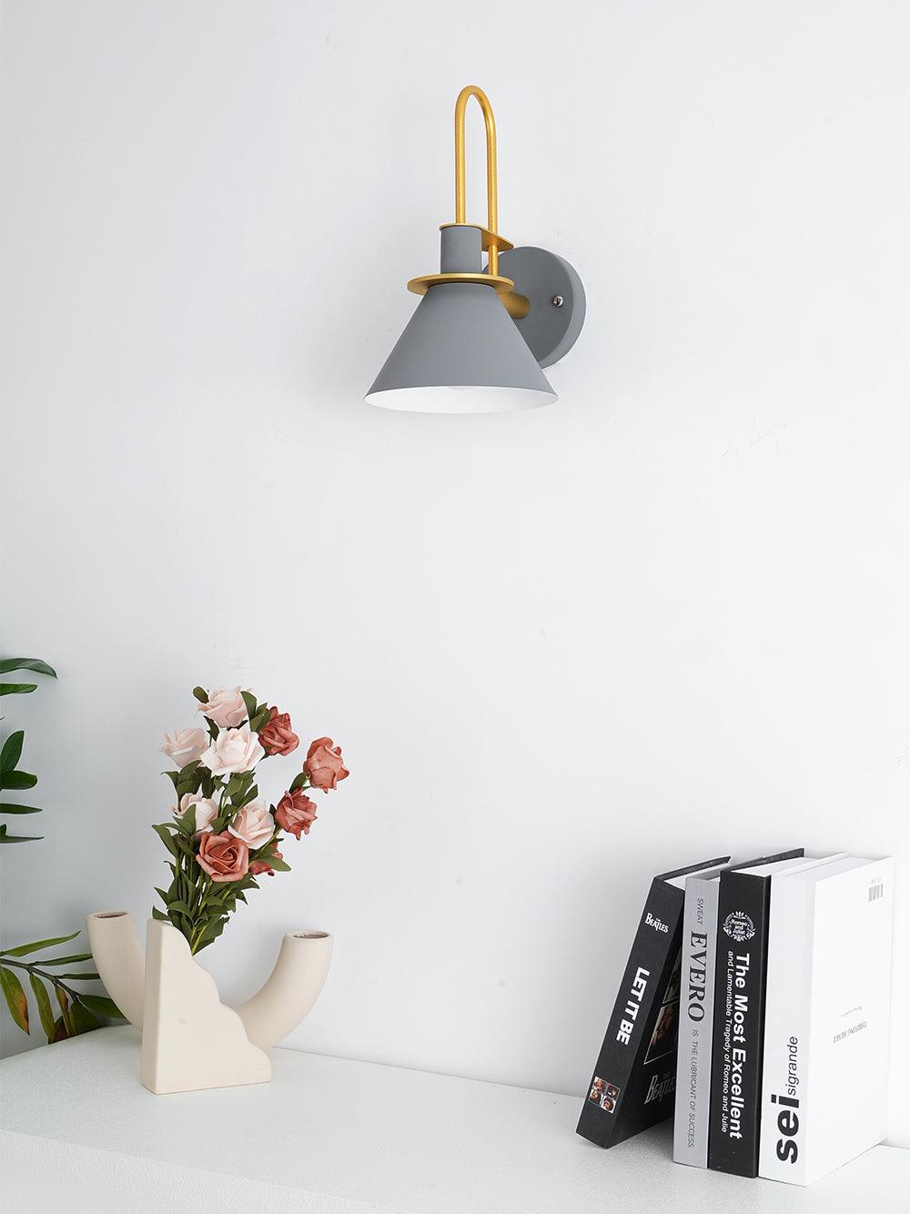 Nordic Metal Wall Sconce - Lumpaz