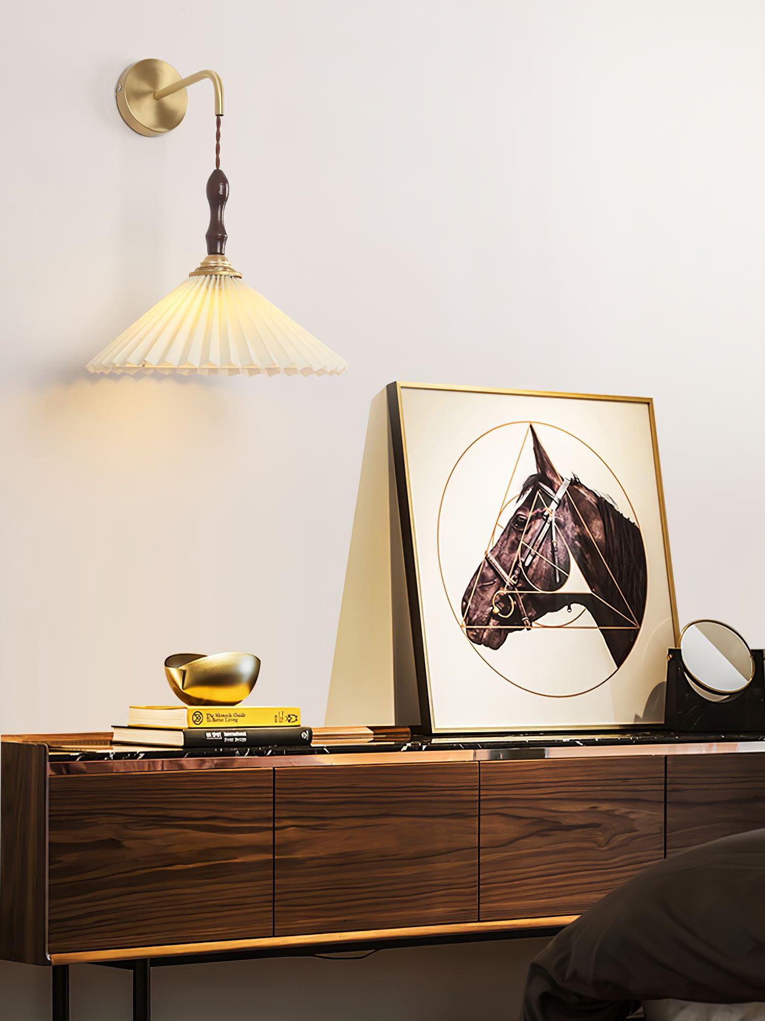 Pleated Wooden Wall Lamp - Lumpaz